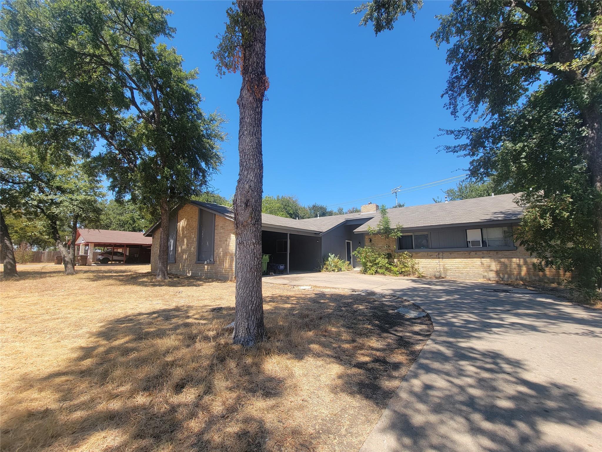 1304 GLENDA Dr # B, Round Rock, TX 78681