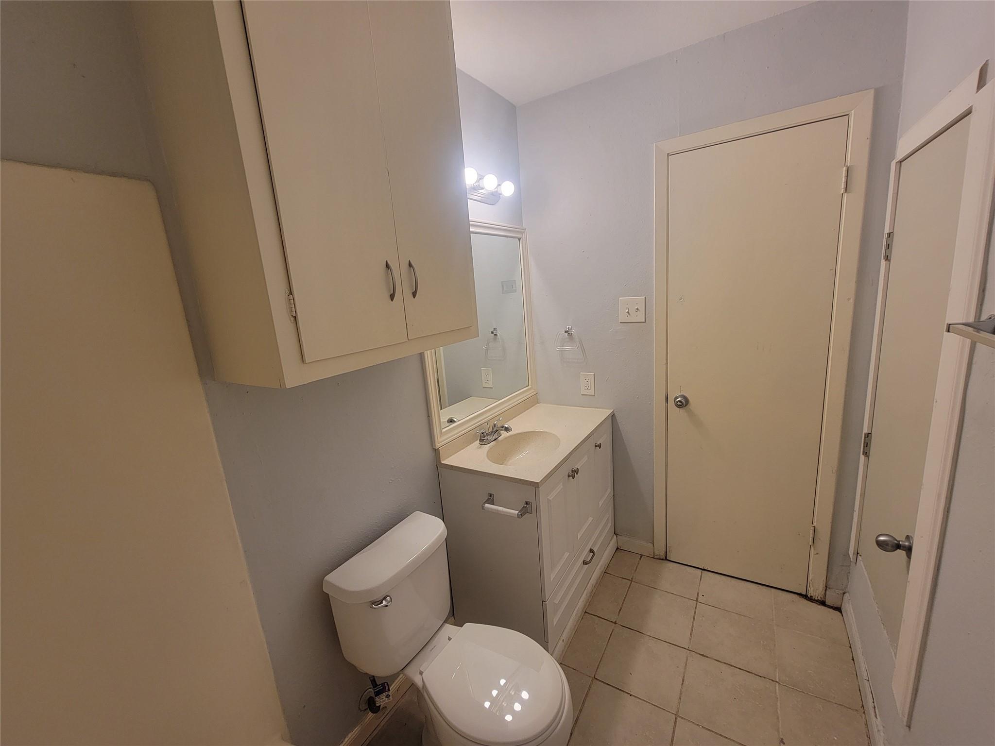 1304 GLENDA Dr # B, Round Rock, TX 78681