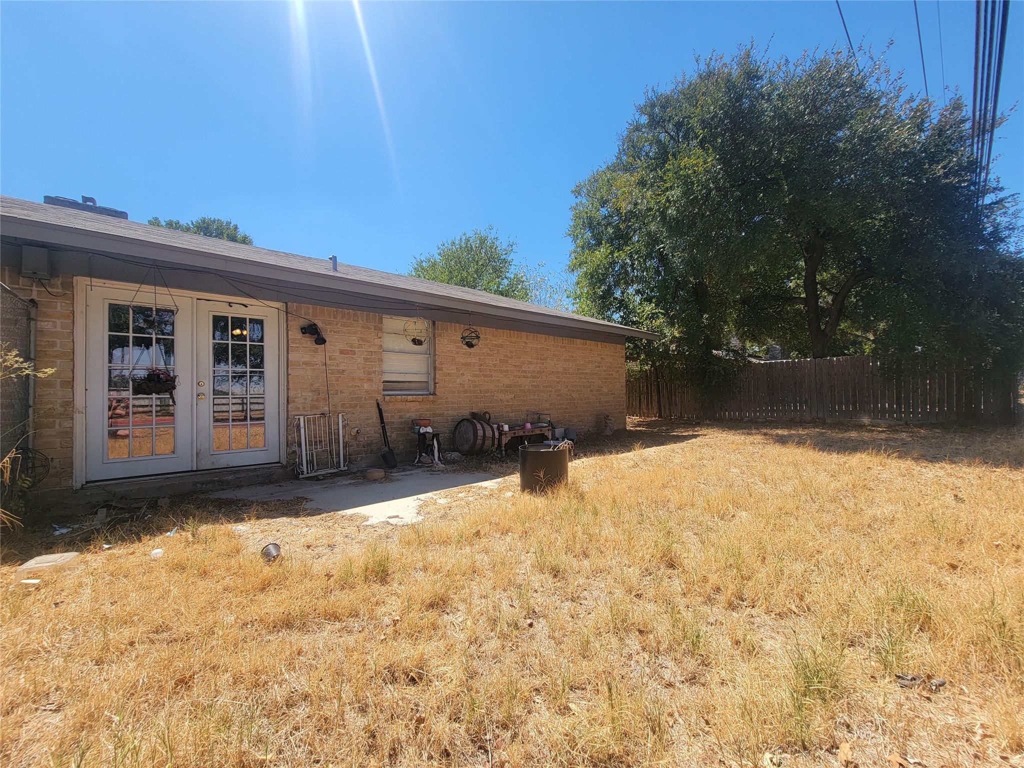 1304 GLENDA Dr # B, Round Rock, TX 78681