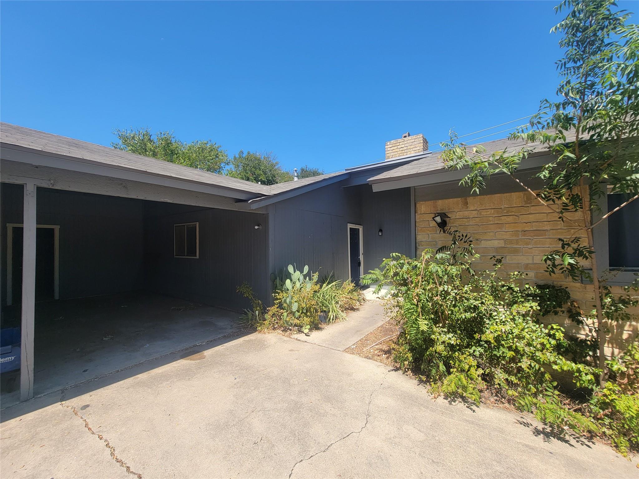 1304 GLENDA Dr # B, Round Rock, TX 78681