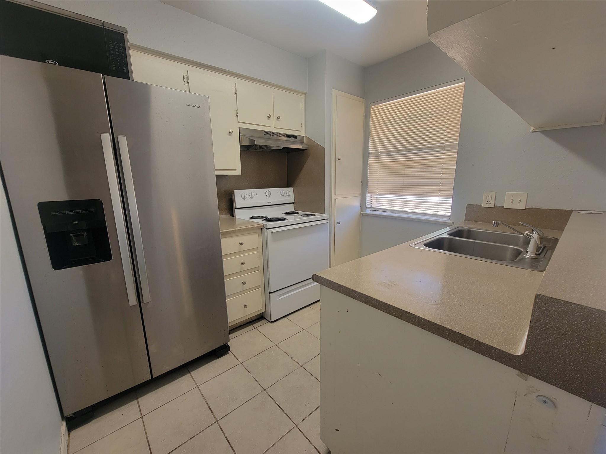 1304 GLENDA Dr # B, Round Rock, TX 78681