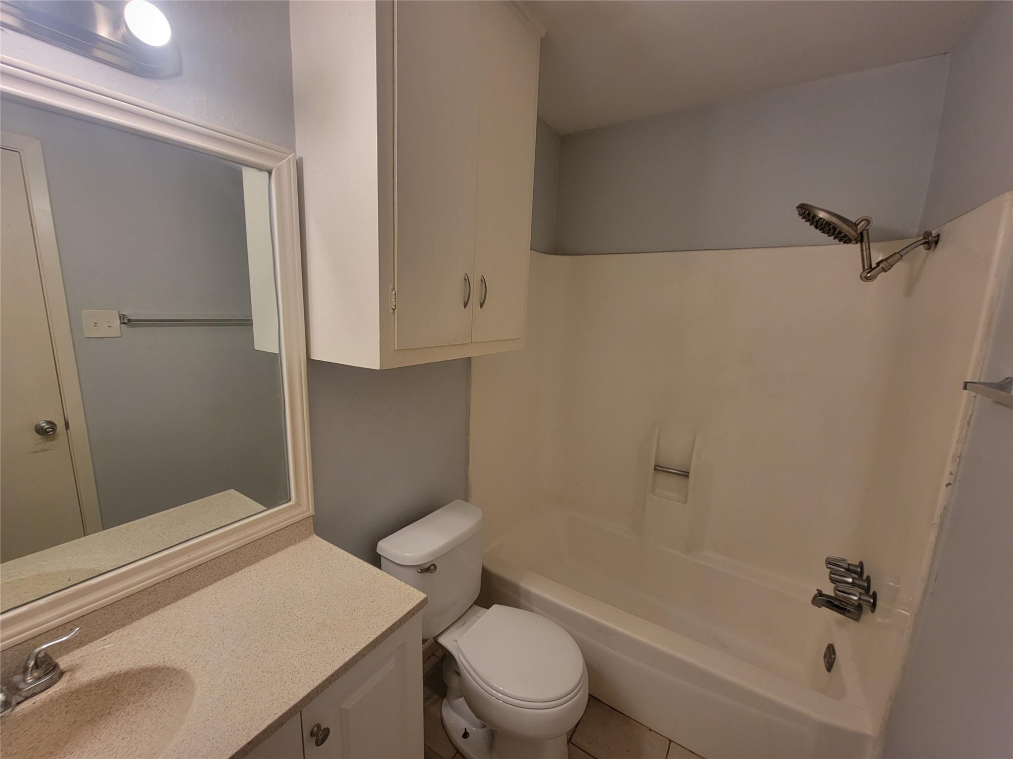 1304 GLENDA Dr # B, Round Rock, TX 78681