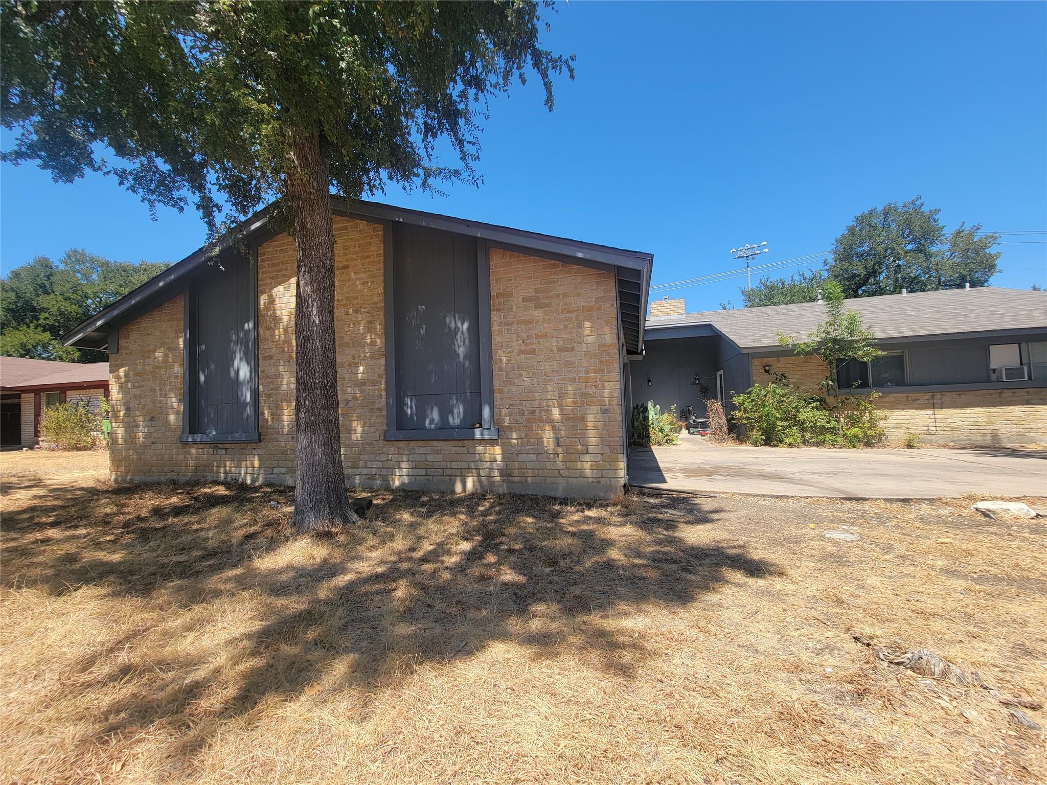 1304 GLENDA Dr # B, Round Rock, TX 78681