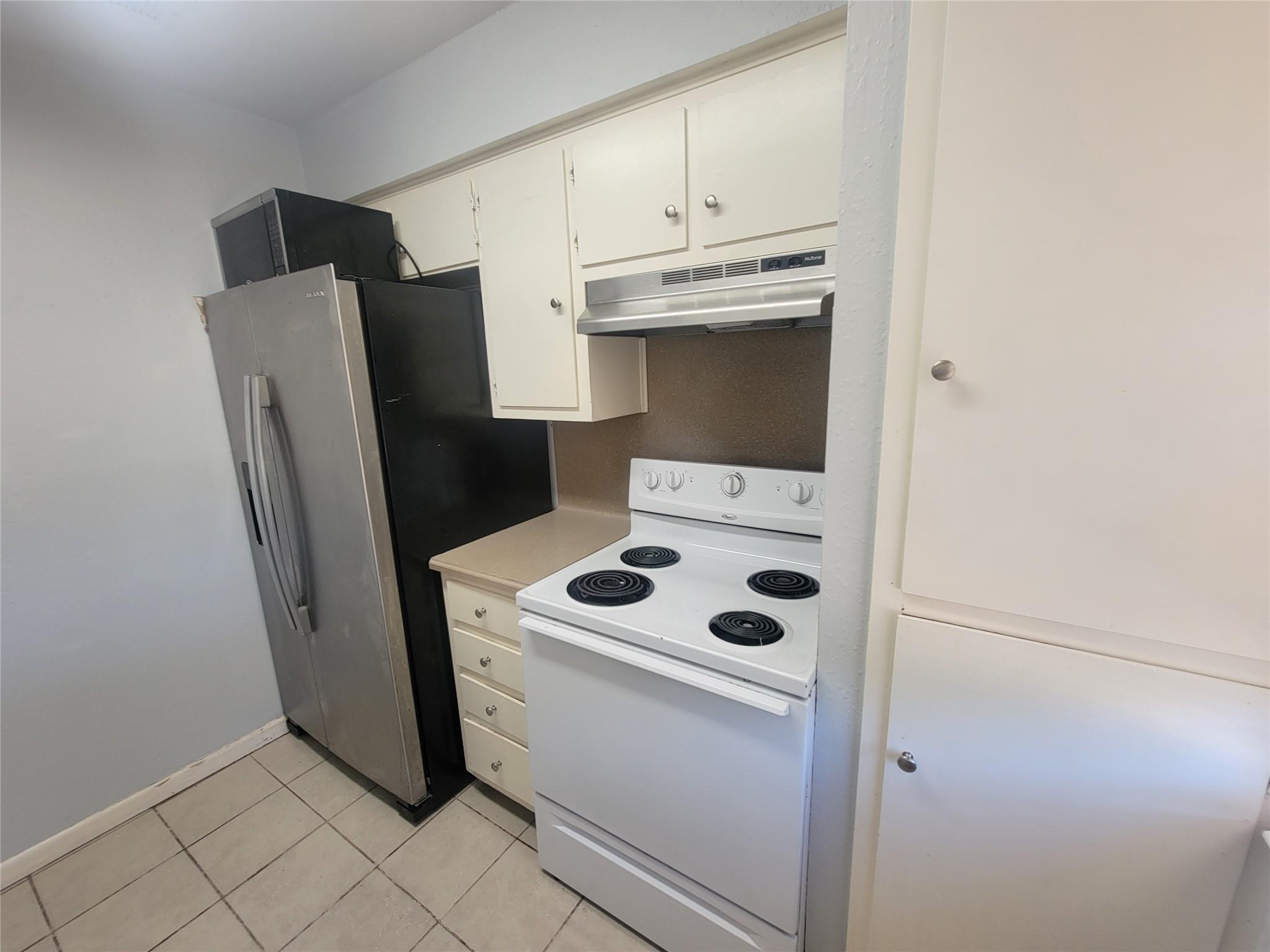 1304 GLENDA Dr # B, Round Rock, TX 78681