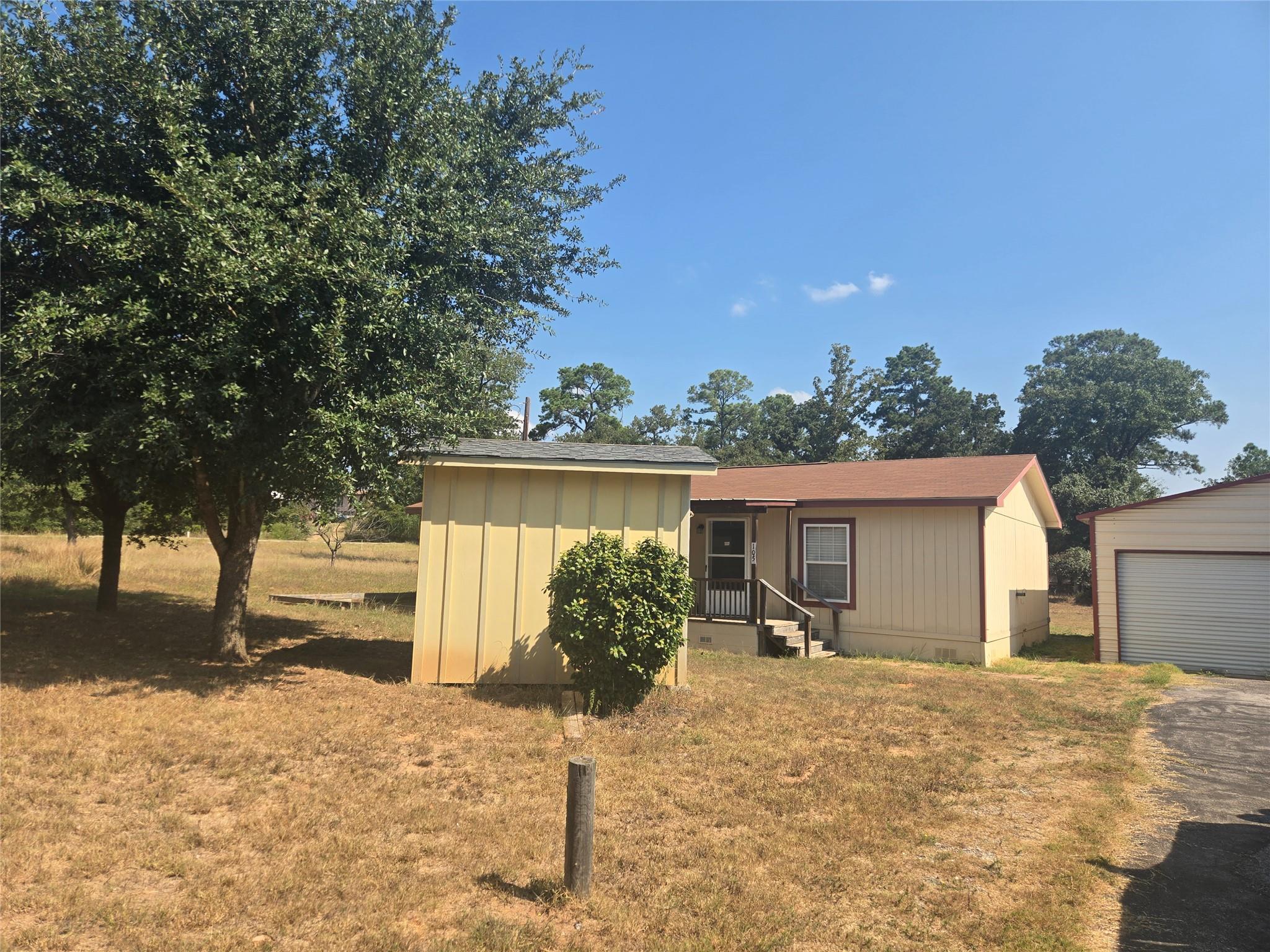 105 Boren Ln, Bastrop, TX 78602
