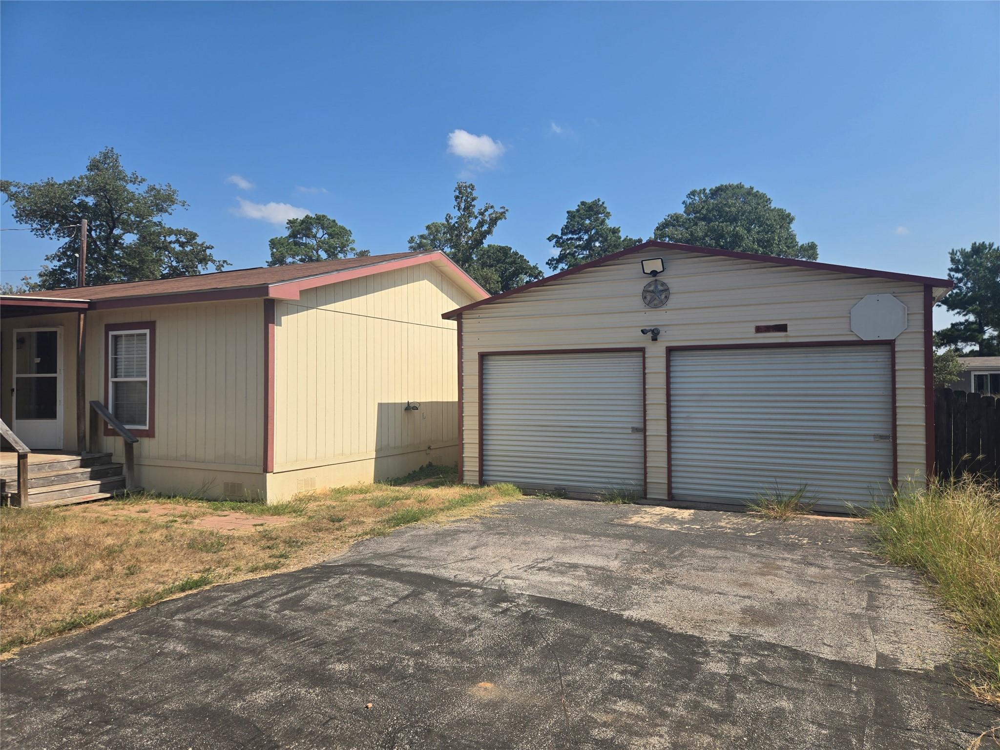 105 Boren Ln, Bastrop, TX 78602