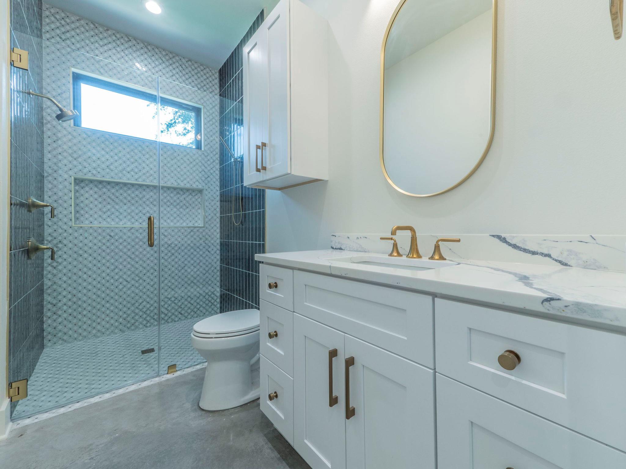 300 Deer Dr, Sunrise Beach Village, TX 78643