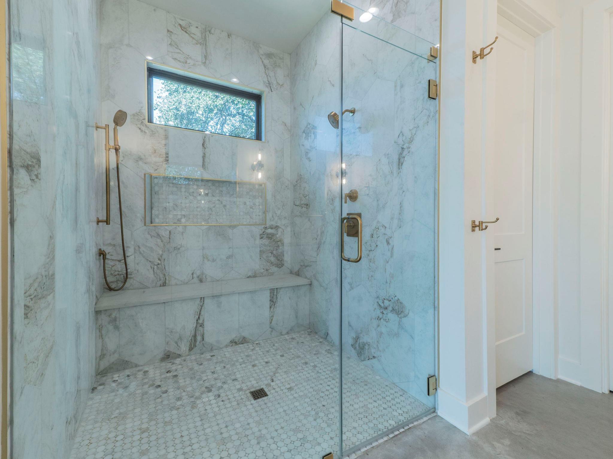 300 Deer Dr, Sunrise Beach Village, TX 78643