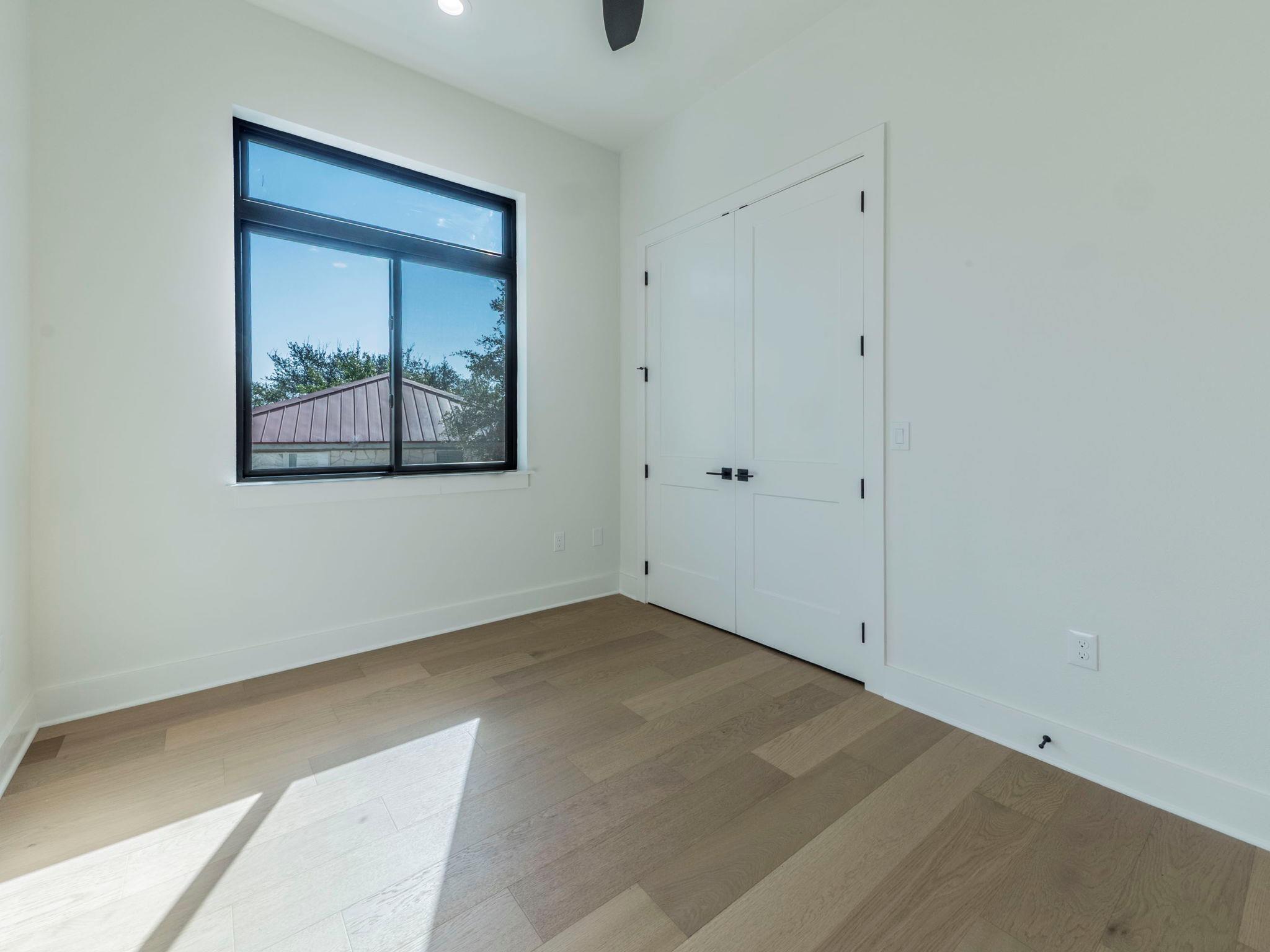 300 Deer Dr, Sunrise Beach Village, TX 78643