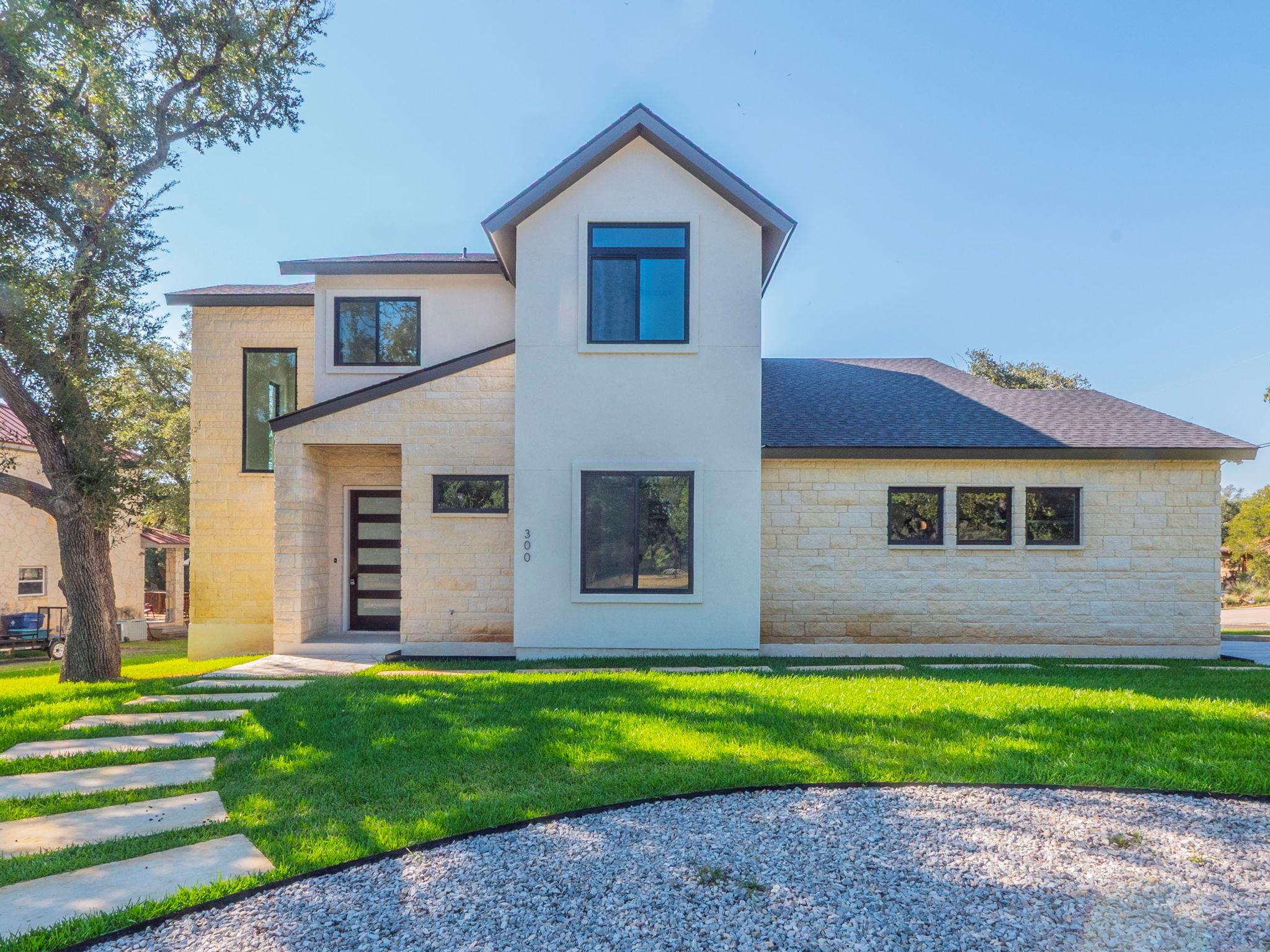 300 Deer Dr, Sunrise Beach Village, TX 78643