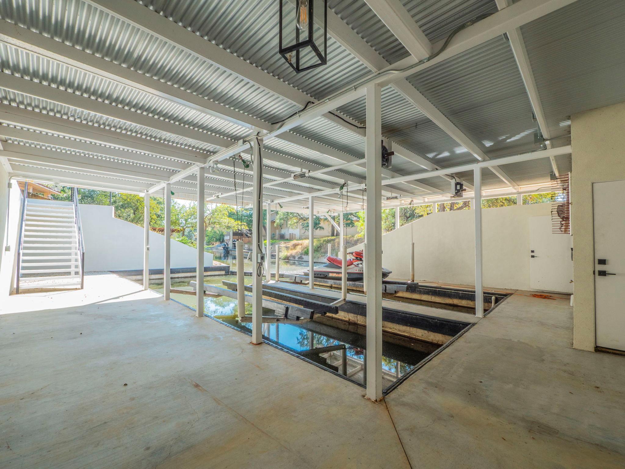 300 Deer Dr, Sunrise Beach Village, TX 78643