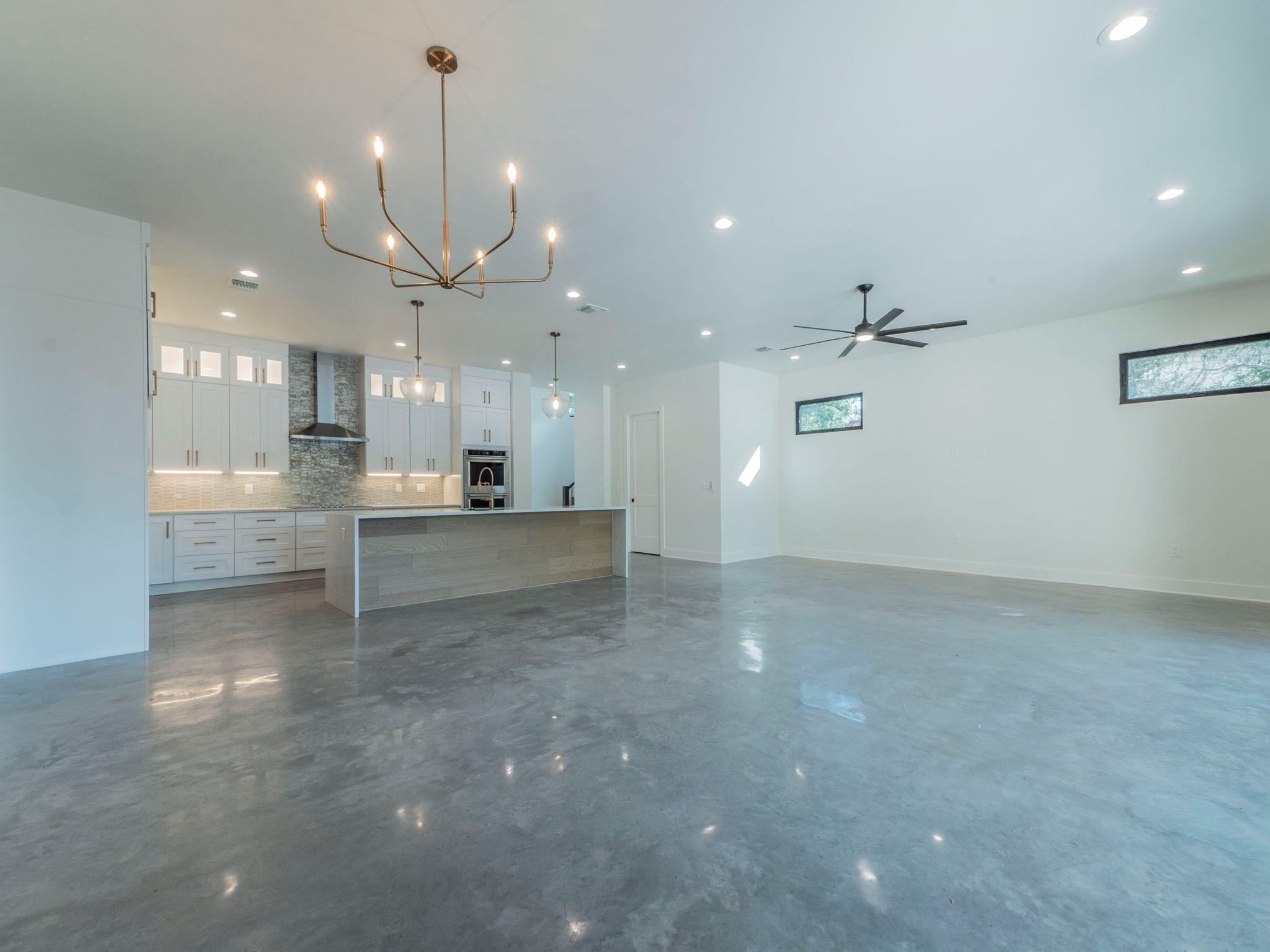 300 Deer Dr, Sunrise Beach Village, TX 78643