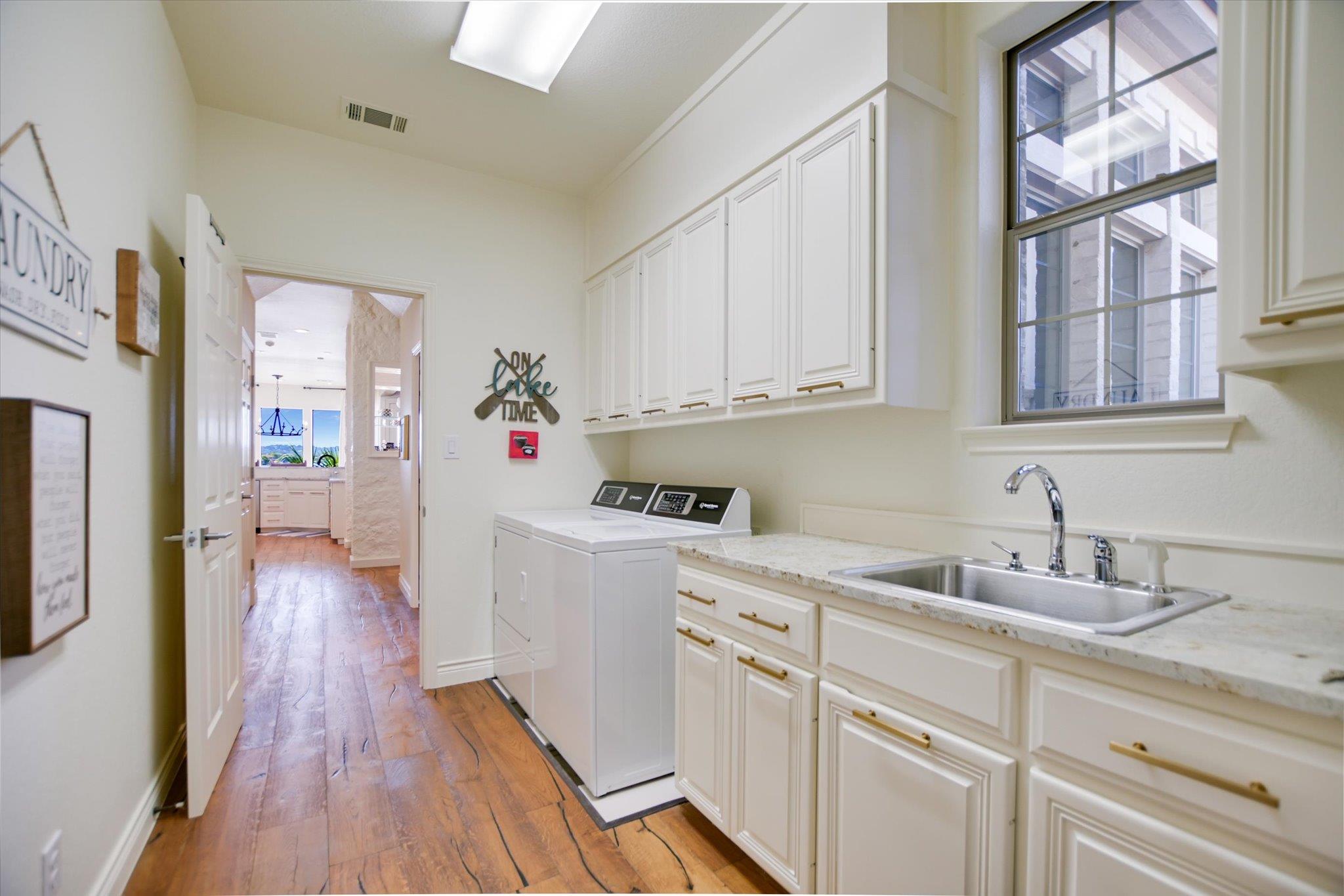 509 Lighthouse Dr, Horseshoe Bay, TX 78657