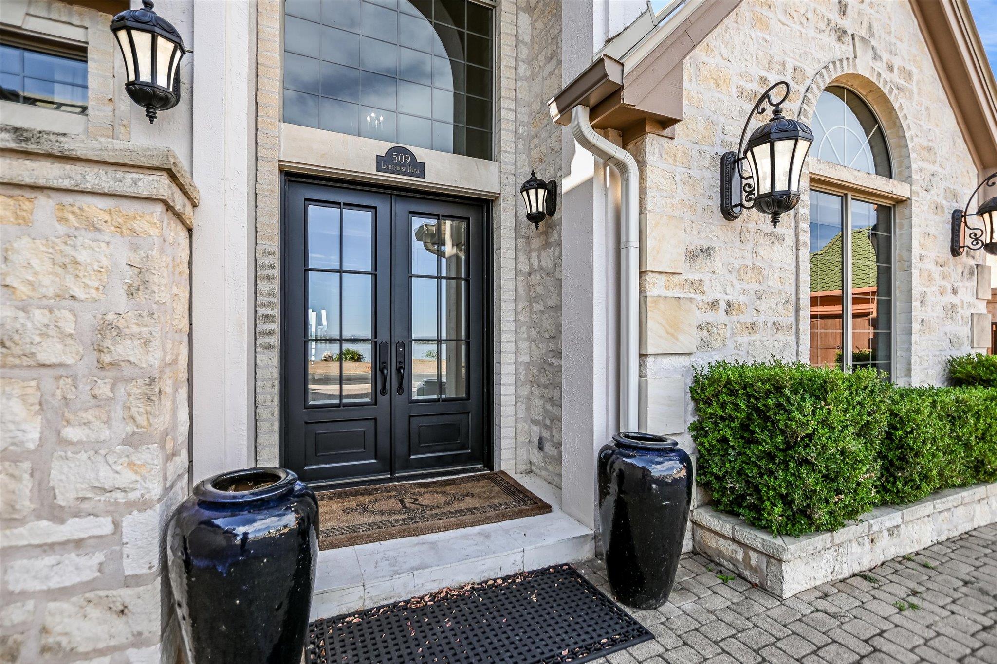 509 Lighthouse Dr, Horseshoe Bay, TX 78657