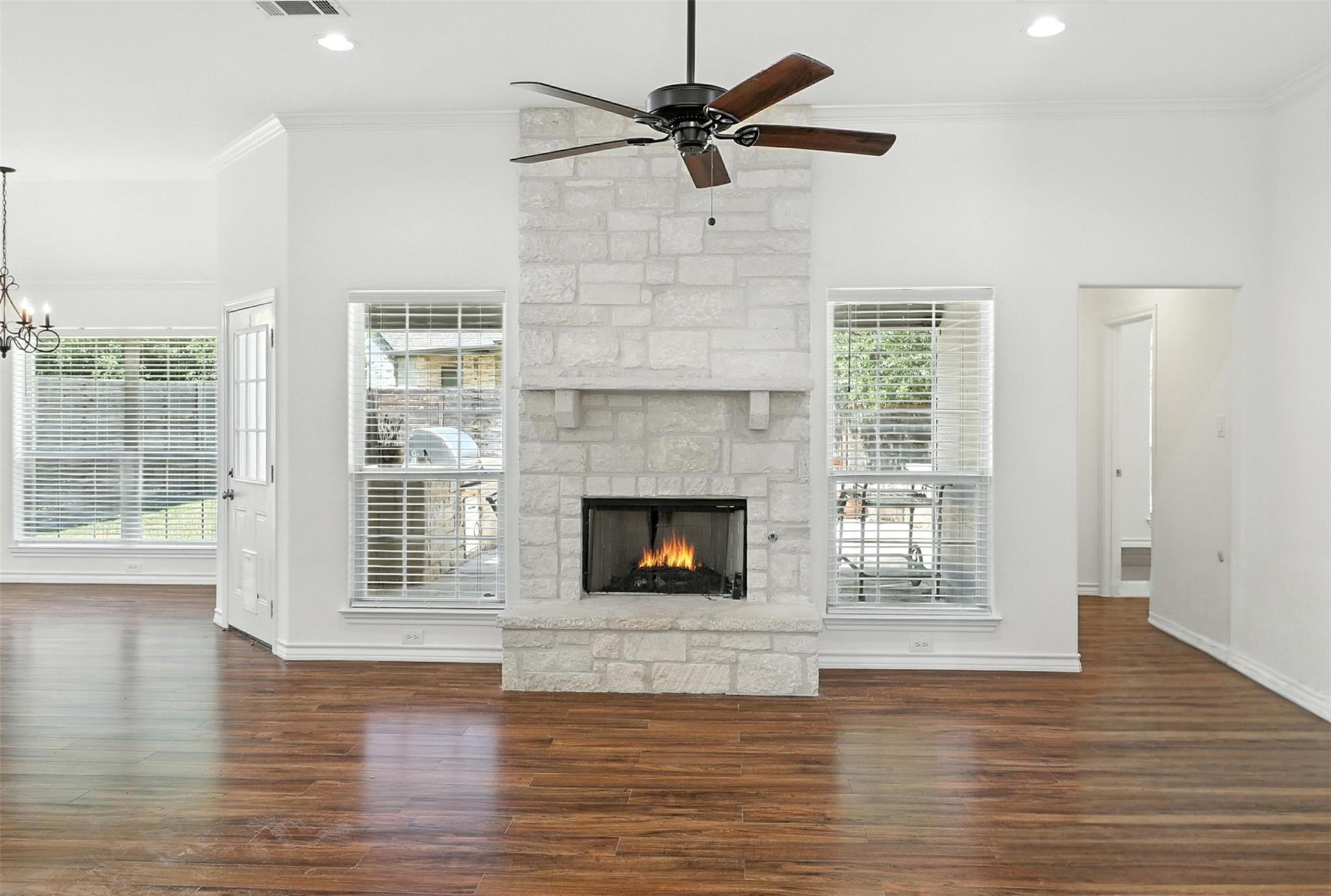 304 Fox Crossing, Burnet, TX 78611