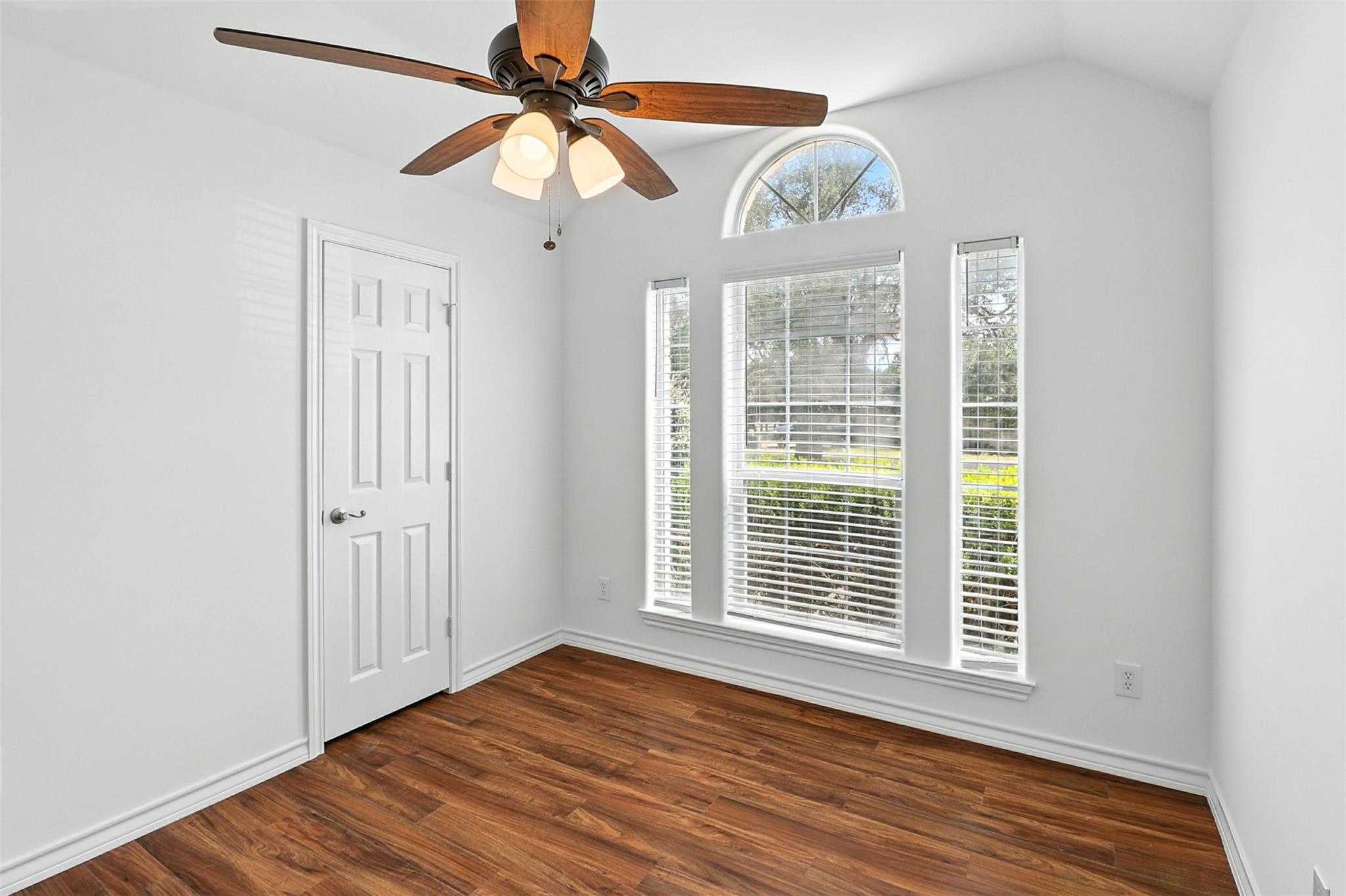 304 Fox Crossing, Burnet, TX 78611