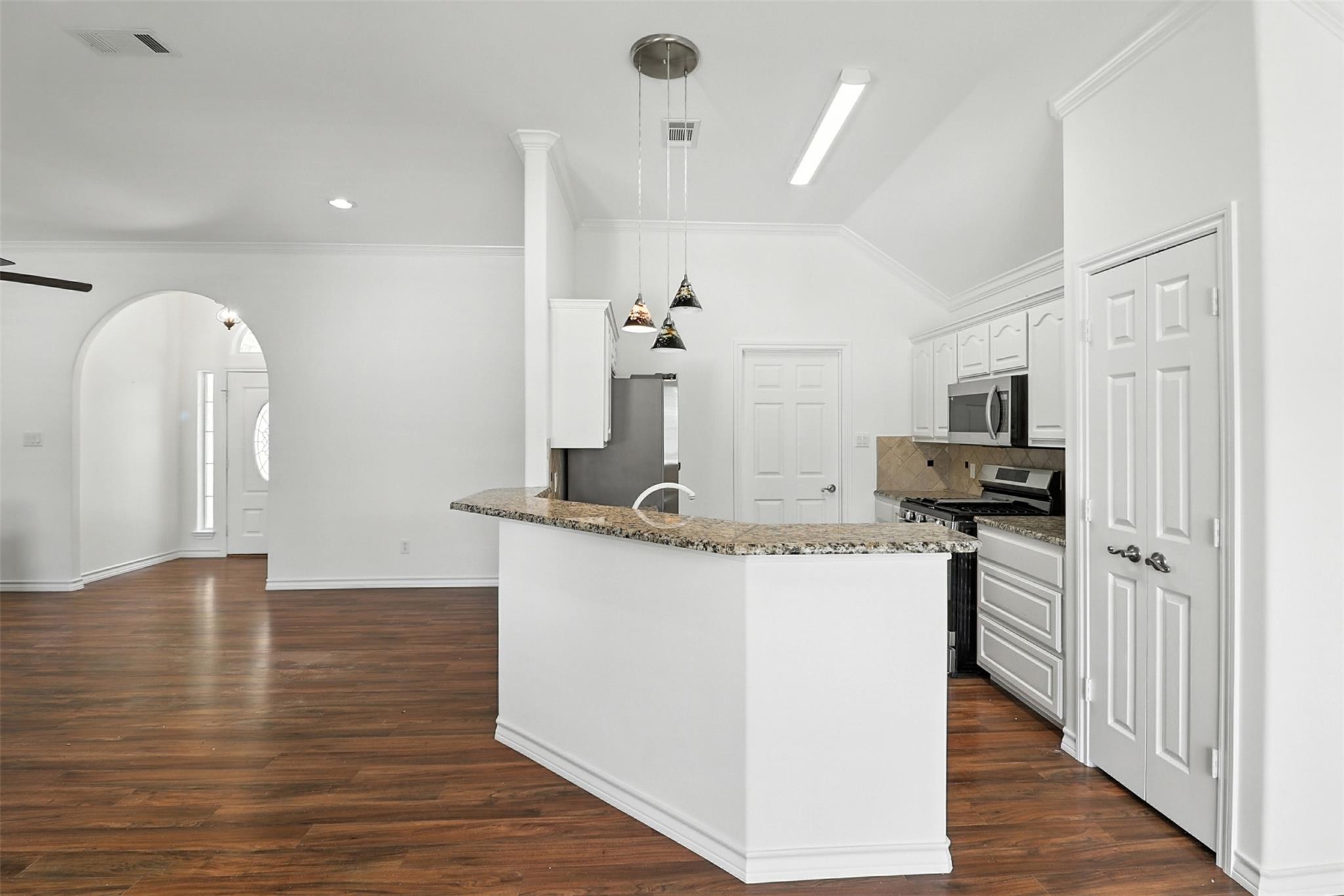 304 Fox Crossing, Burnet, TX 78611