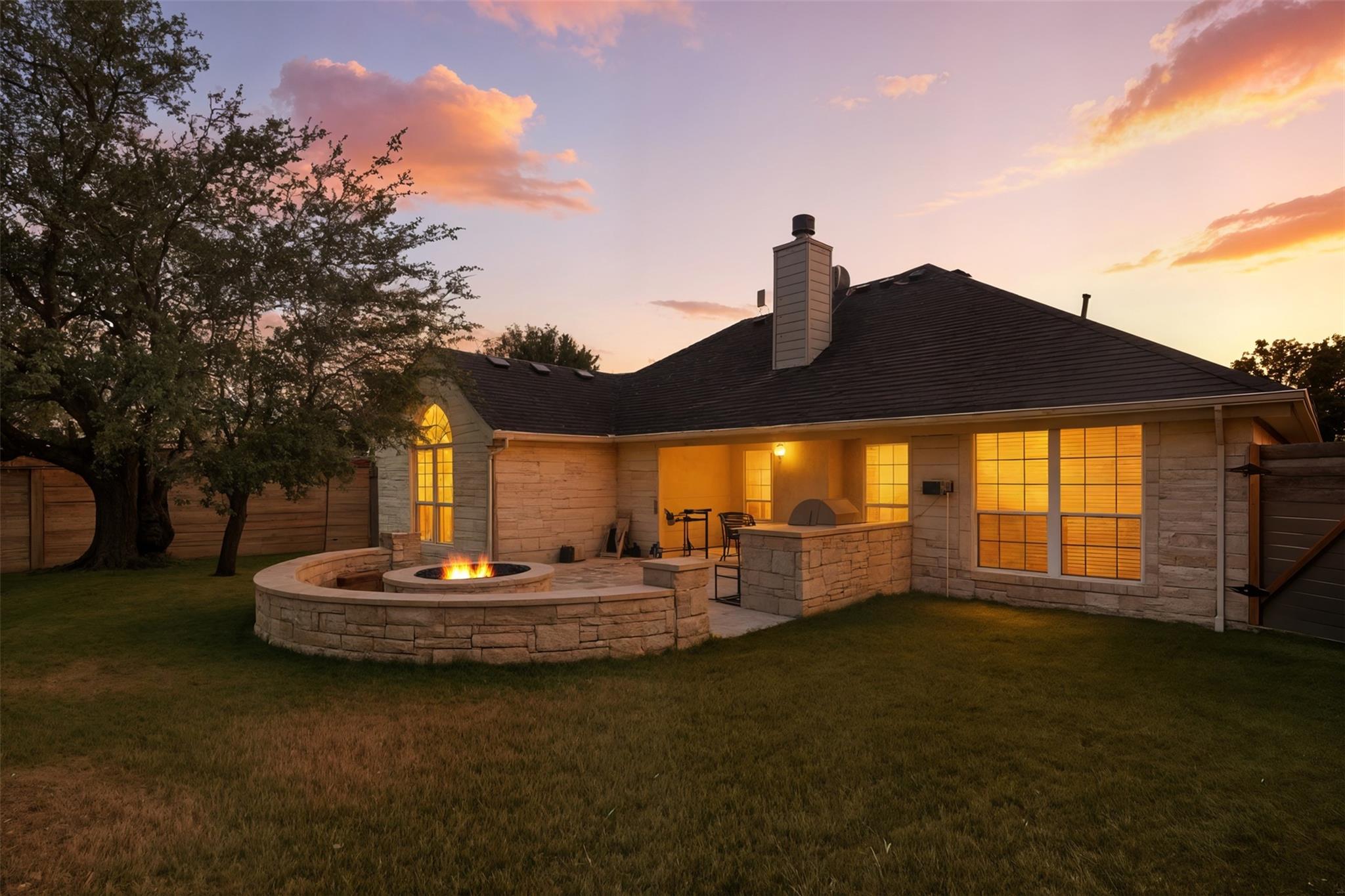 304 Fox Crossing, Burnet, TX 78611