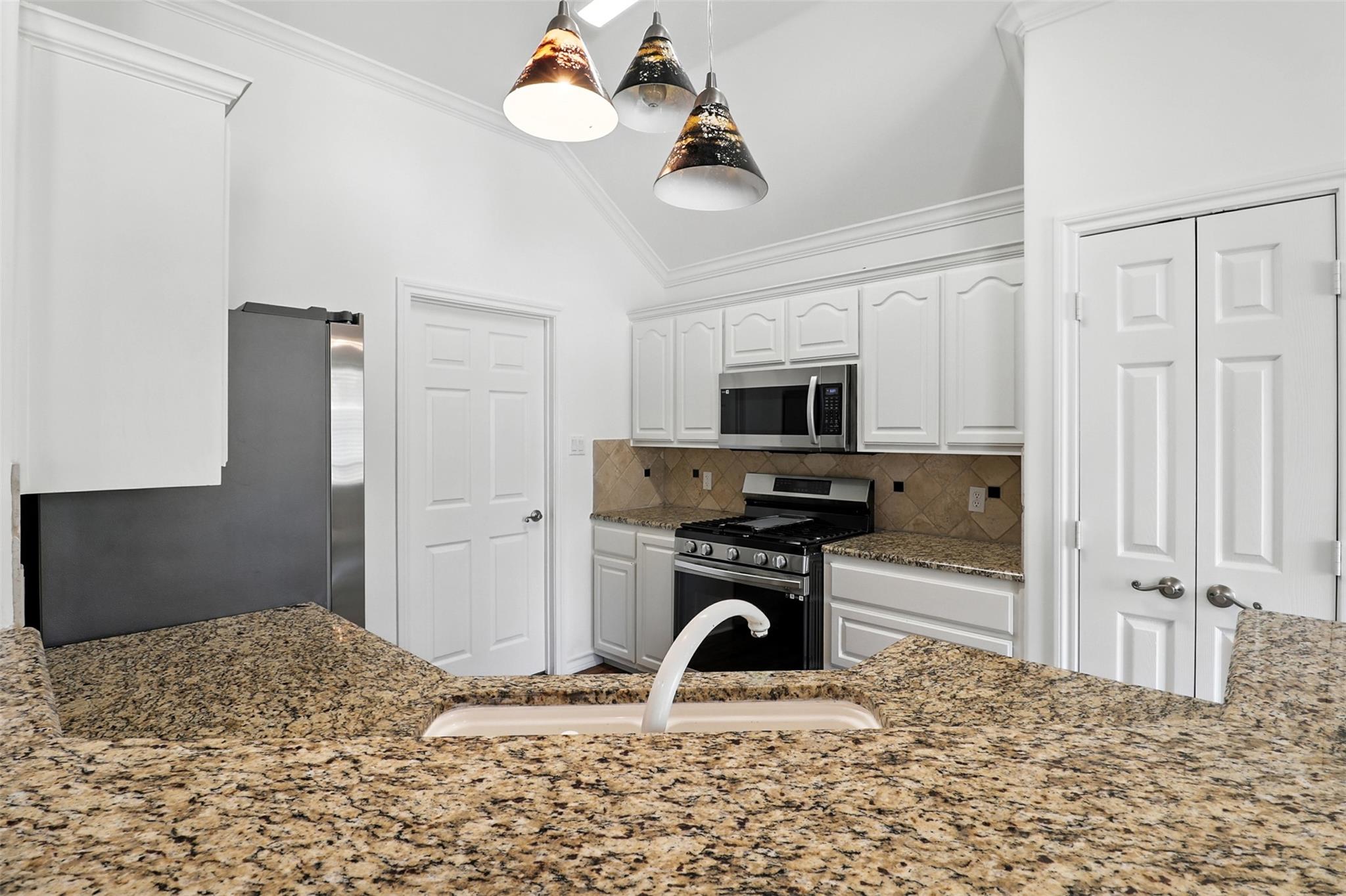 304 Fox Crossing, Burnet, TX 78611