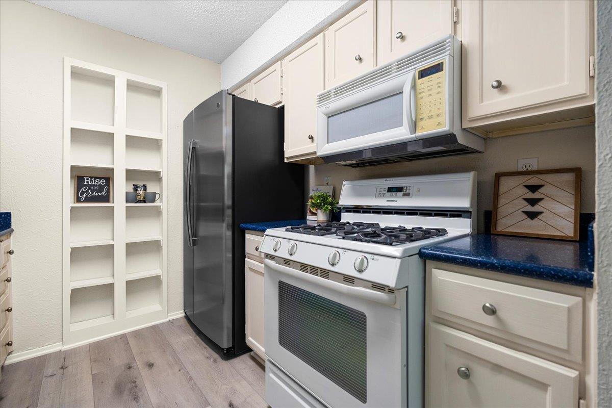 3839 Dry Creek Dr # 111, Austin, TX 78731