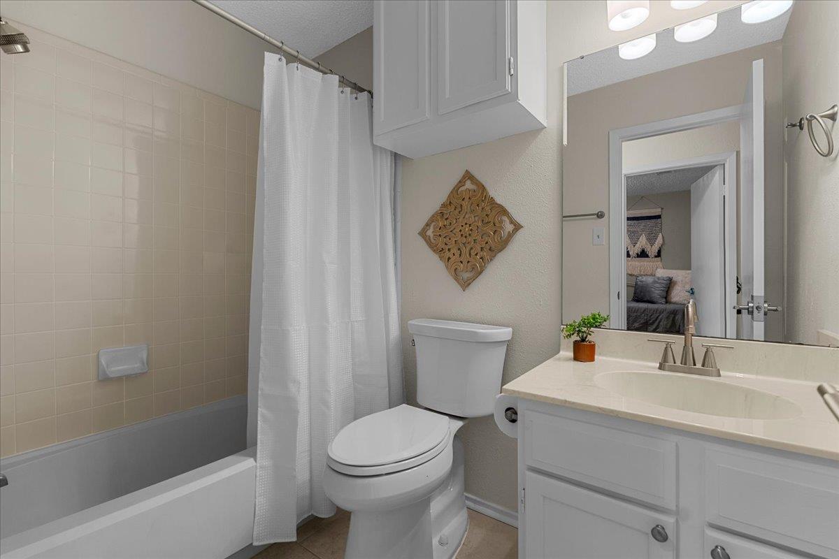 3839 Dry Creek Dr # 111, Austin, TX 78731