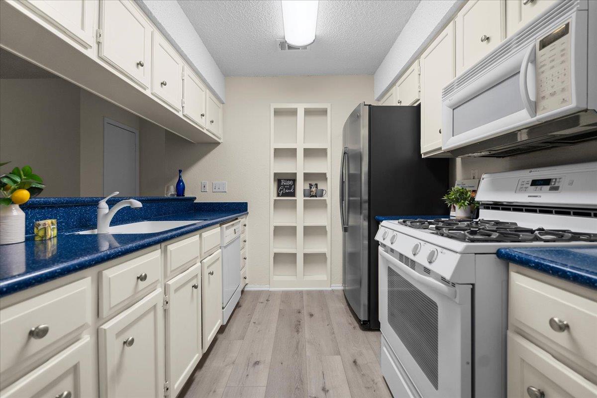 3839 Dry Creek Dr # 111, Austin, TX 78731