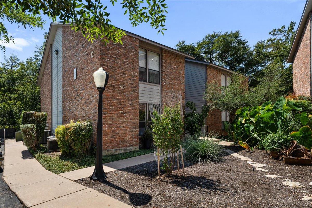3839 Dry Creek Dr # 111, Austin, TX 78731