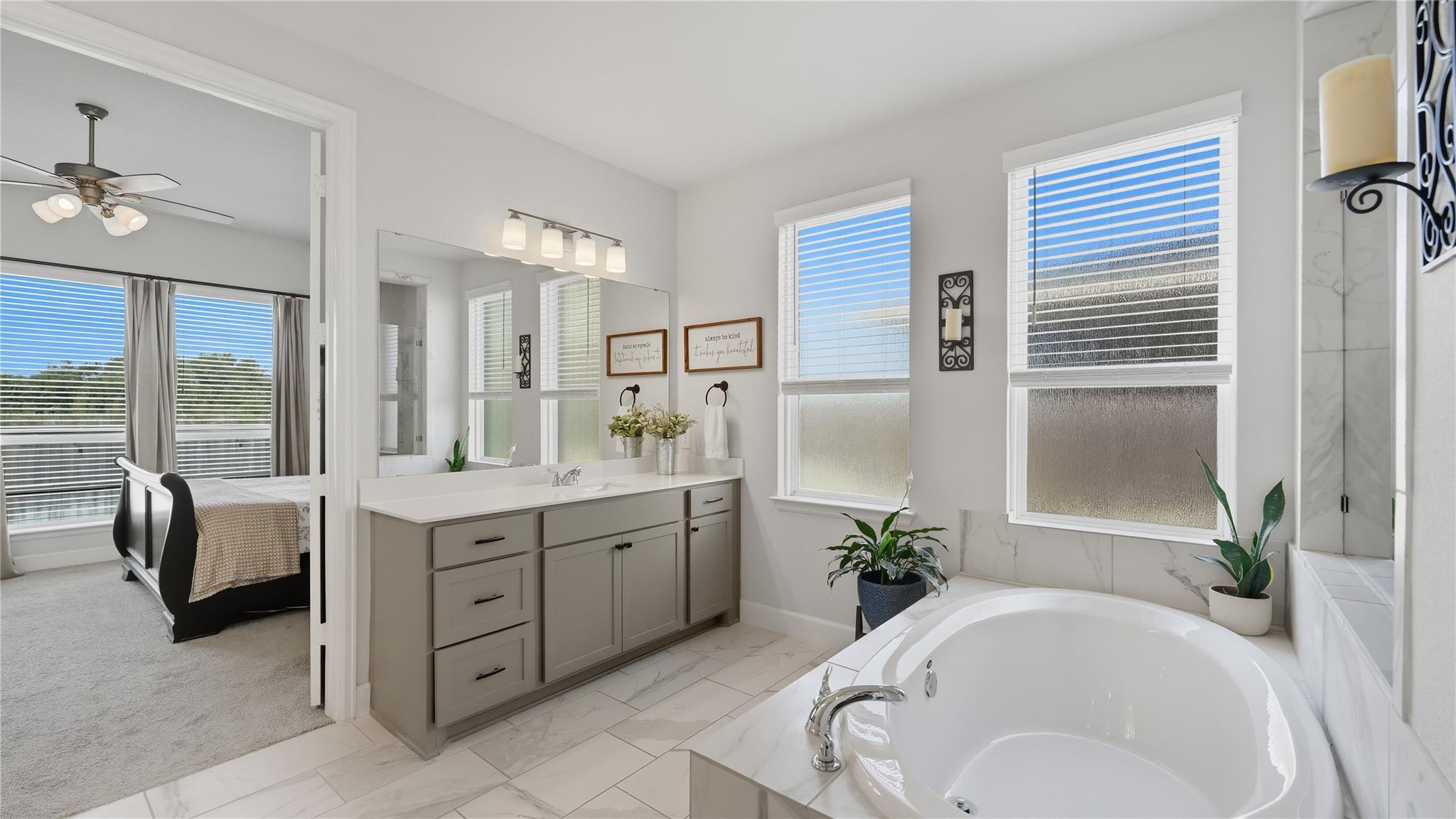 1009 Blue Oak Blvd, San Marcos, TX 78666