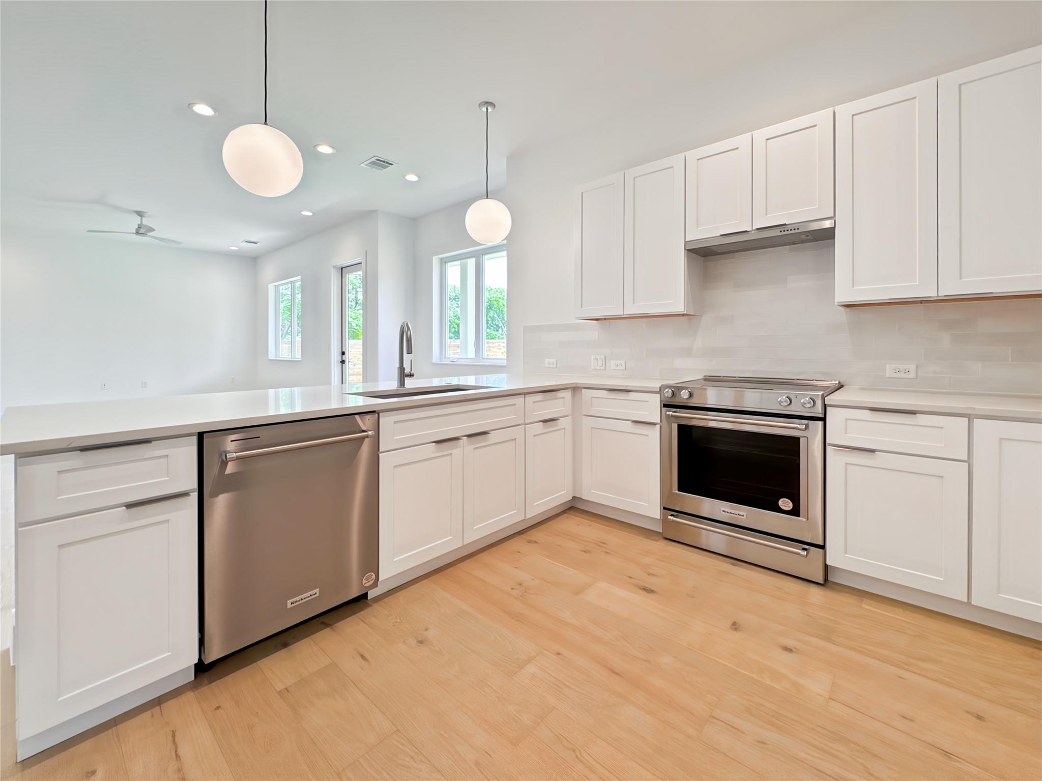 3614 Abbate Cir # B, Austin, TX 78721