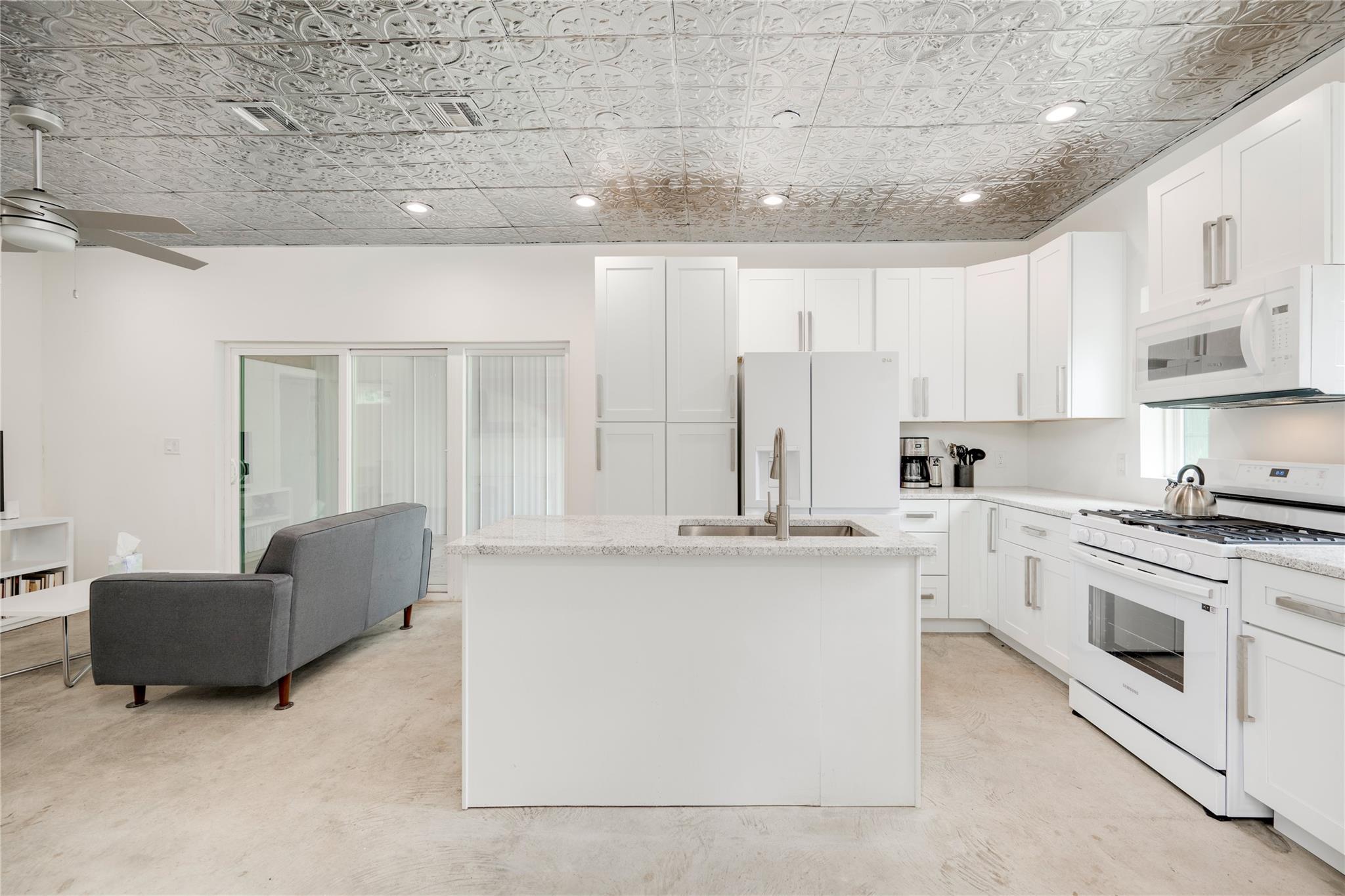 2801 Cedarview Dr, Austin, TX 78704