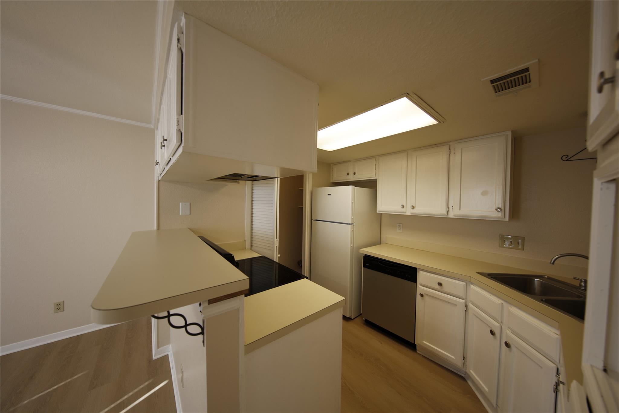 1510 W North Loop Blvd # 412, Austin, TX 78756