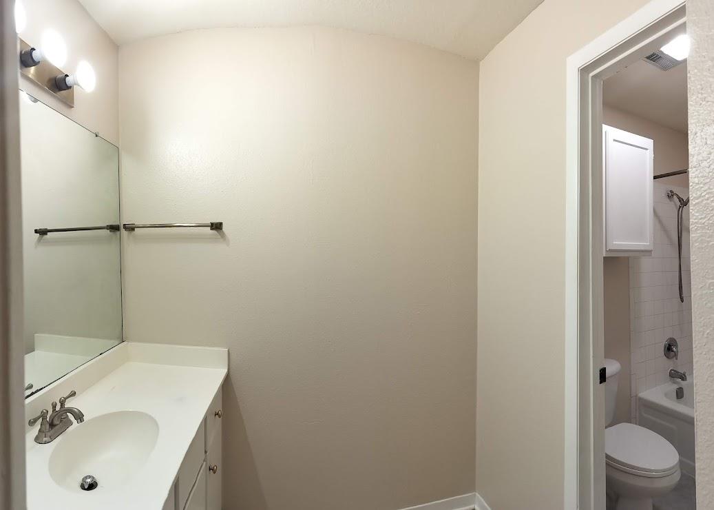 1510 W North Loop Blvd # 412, Austin, TX 78756