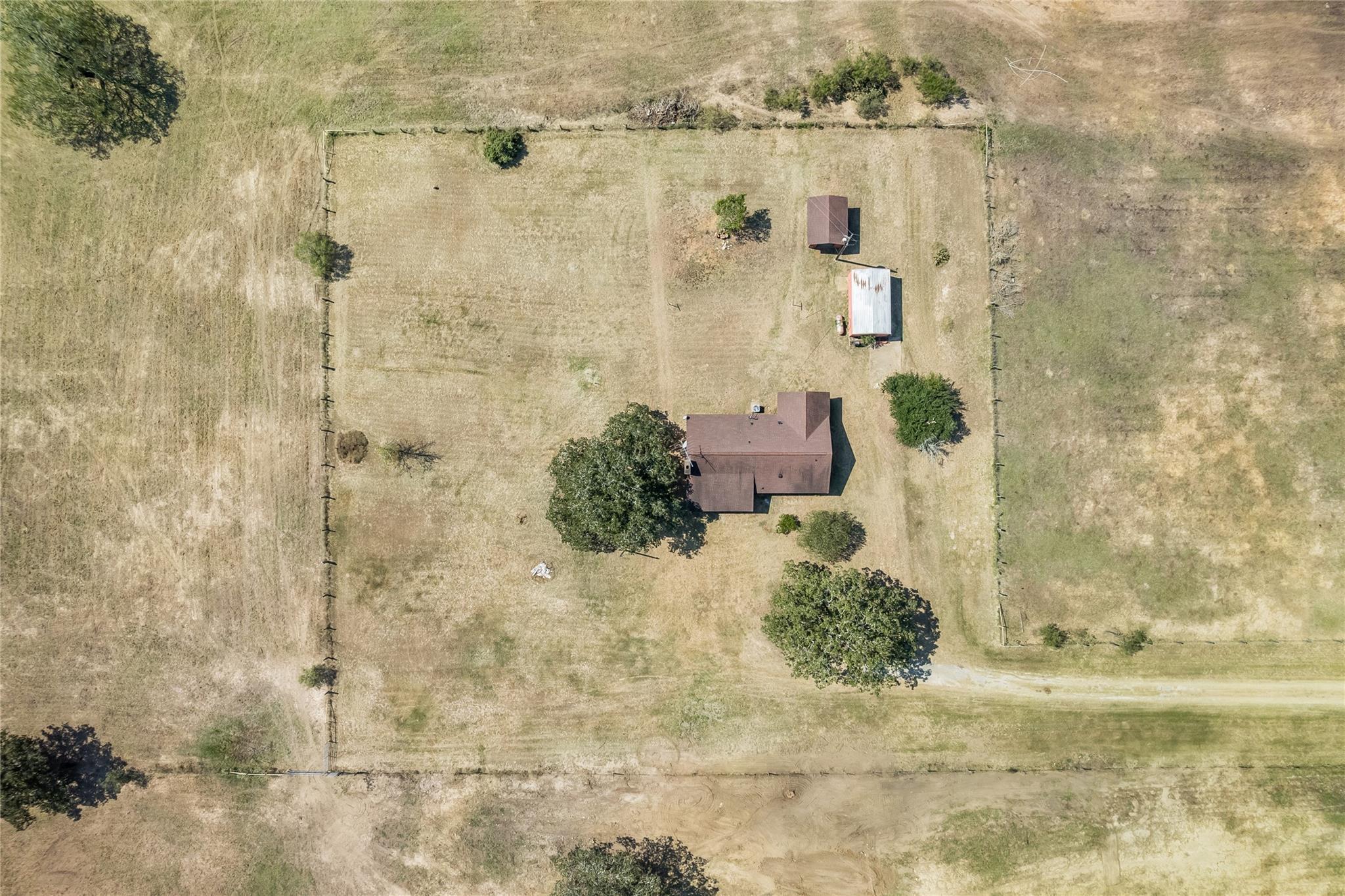 5637 Jeddo Rd, Waelder, TX 78959