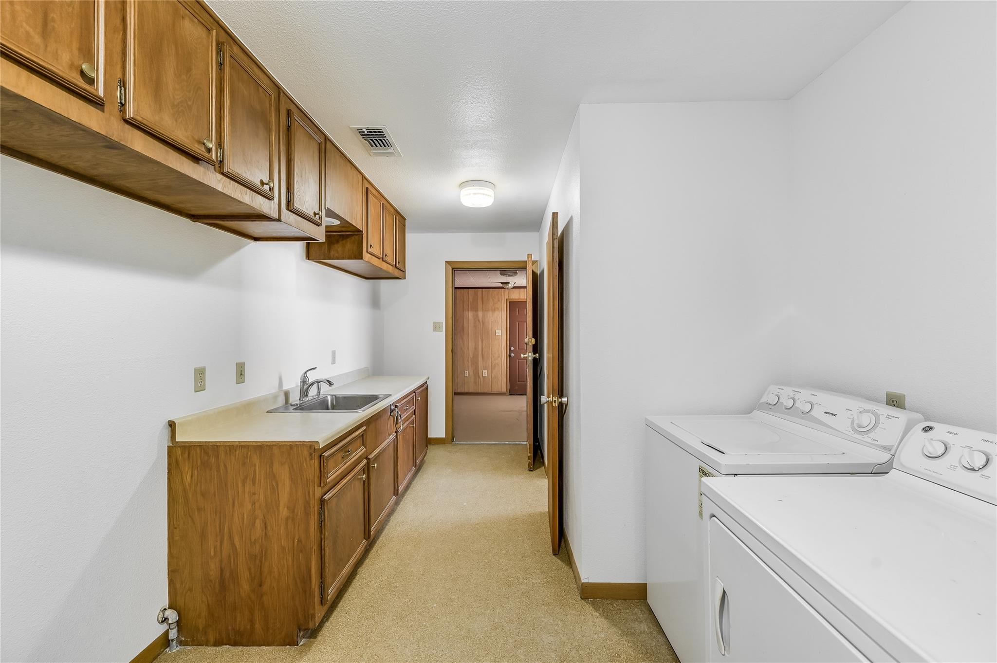 5637 Jeddo Rd, Waelder, TX 78959