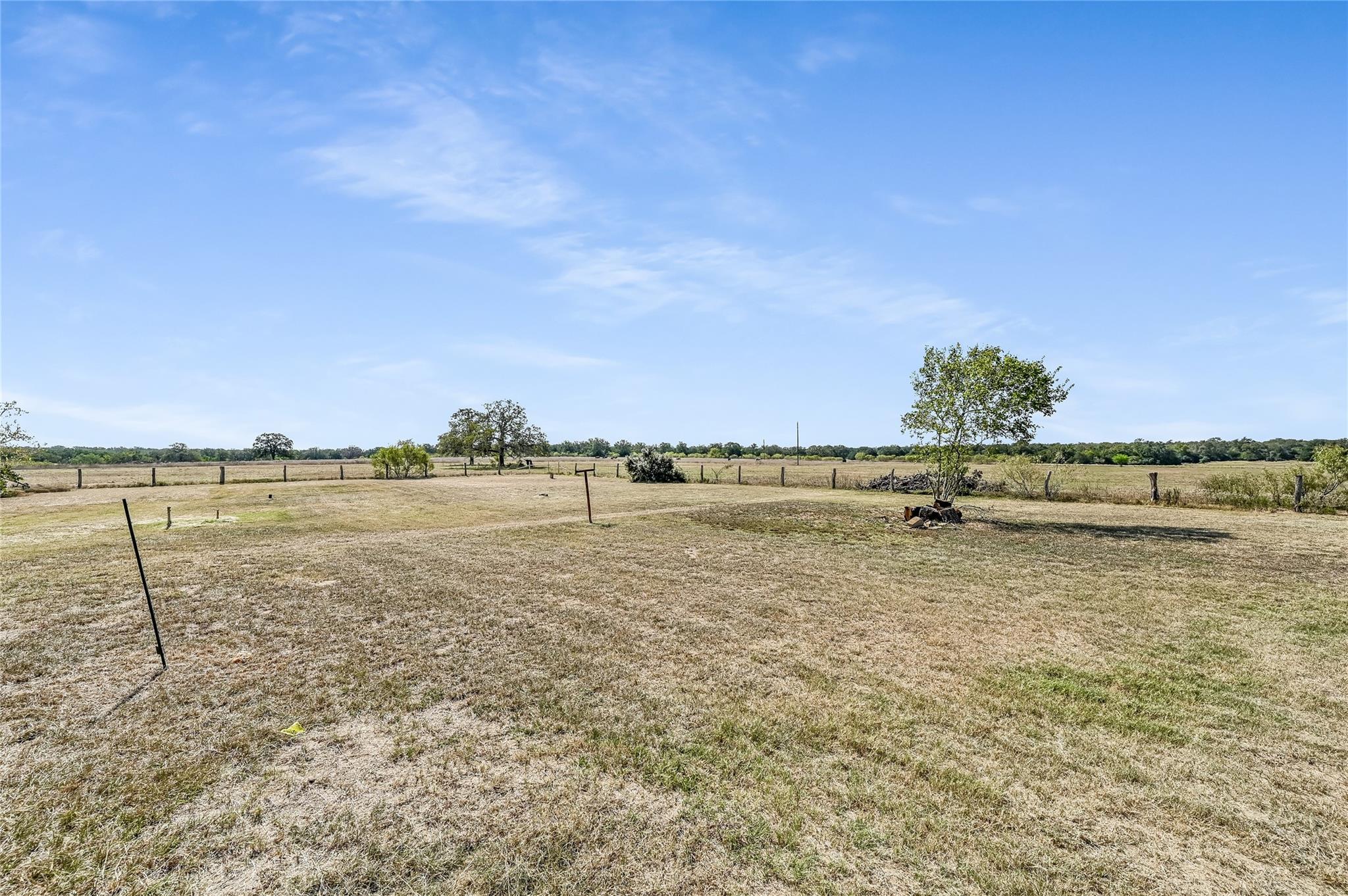 5637 Jeddo Rd, Waelder, TX 78959