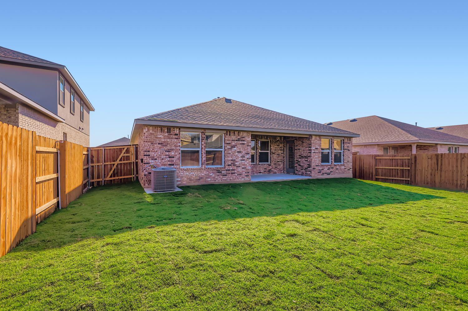 1917 Marlin Spike Dr, Leander, TX 78641