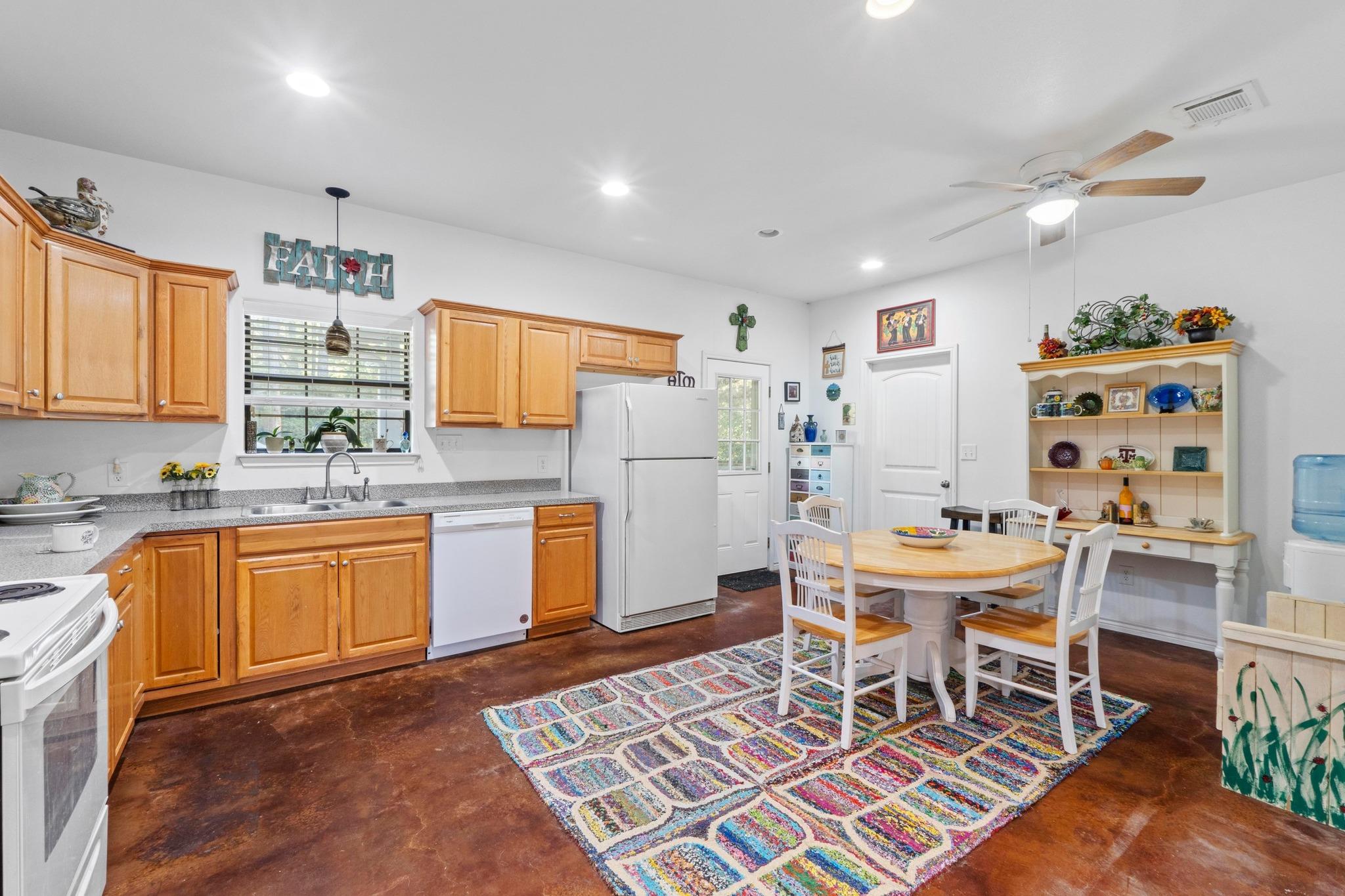 124 Pony Grass Ln, Bastrop, TX 78602