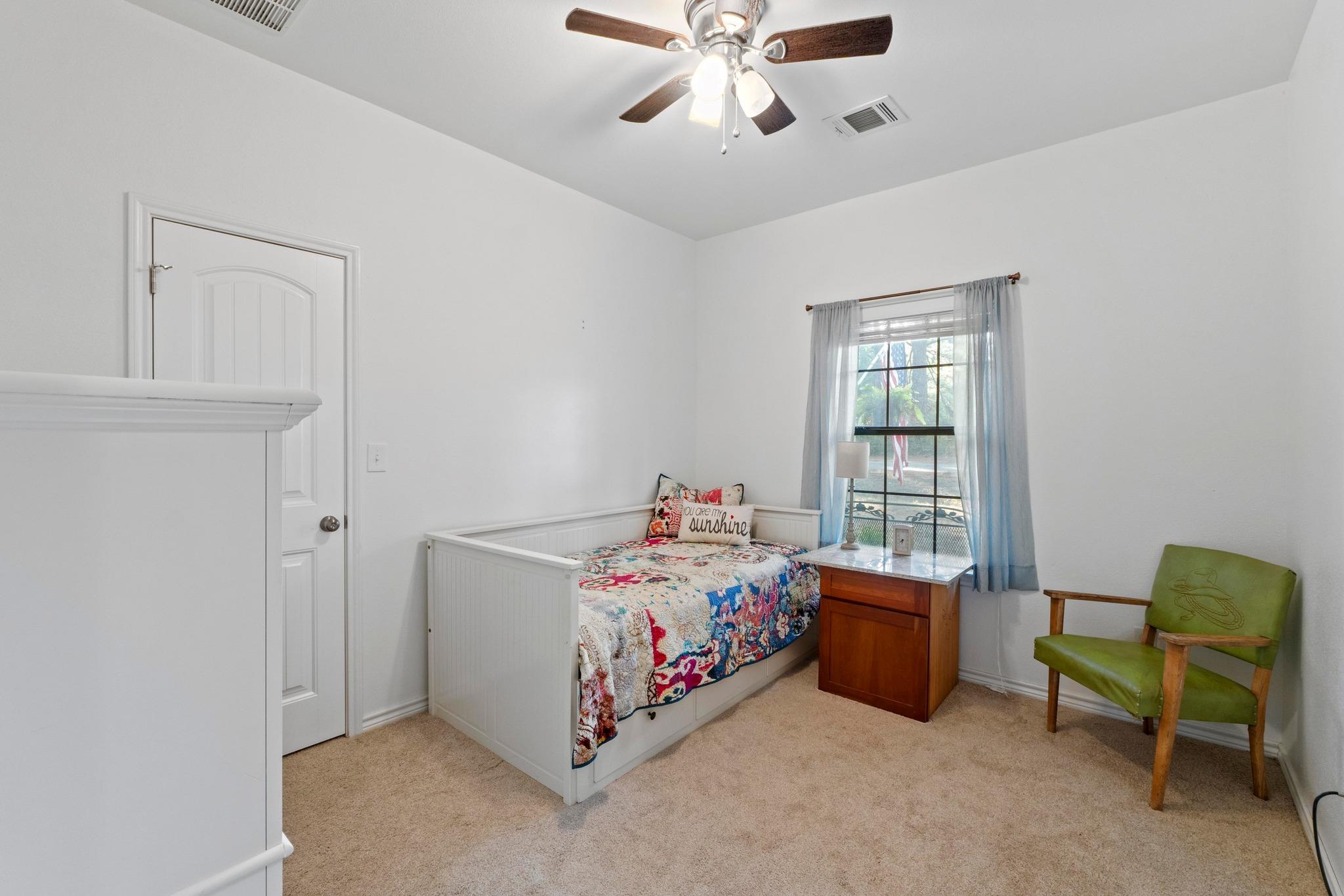 124 Pony Grass Ln, Bastrop, TX 78602