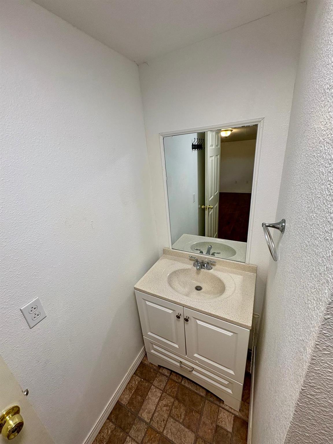 5213 Tucker Hill Ln # B, Cedar Creek, TX 78612