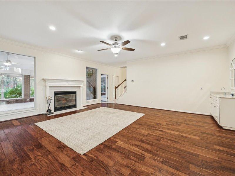 317 Colorado Dr, Cedar Creek, TX 78612