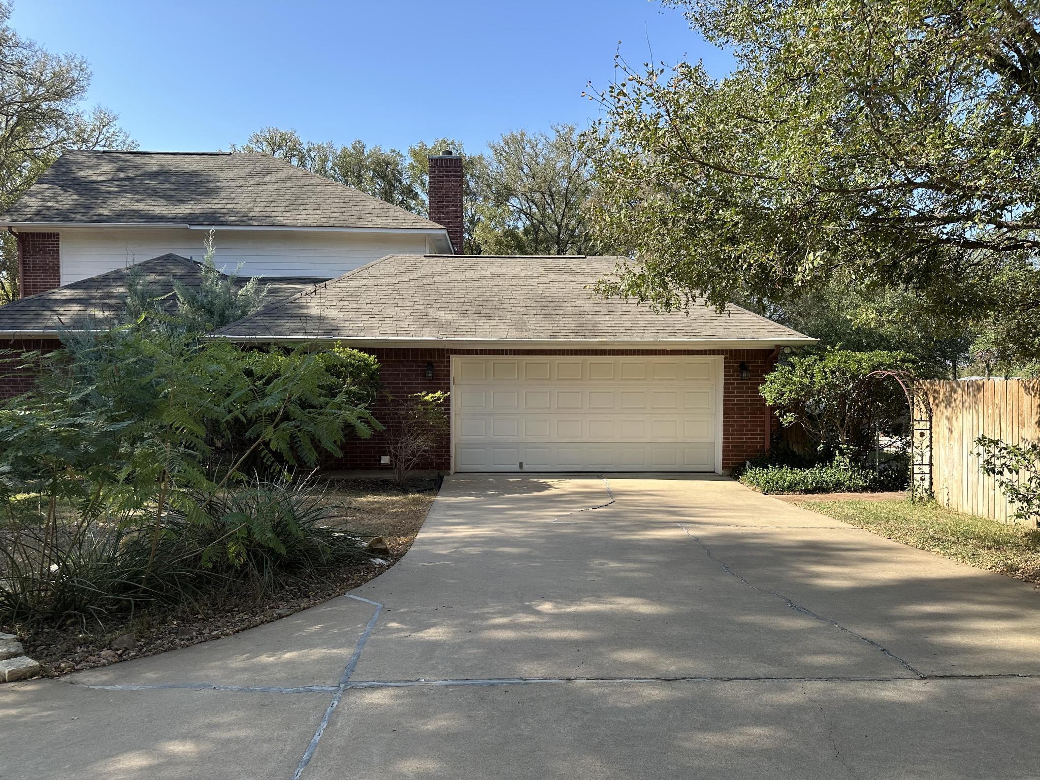 317 Colorado Dr, Cedar Creek, TX 78612