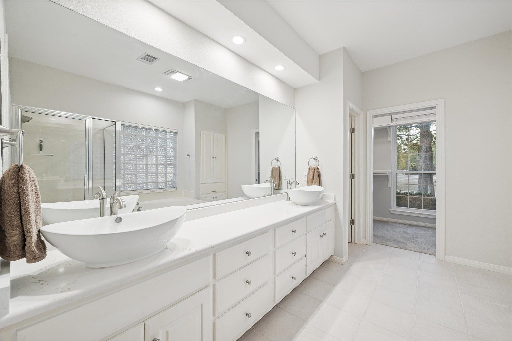 317 Colorado Dr, Cedar Creek, TX 78612