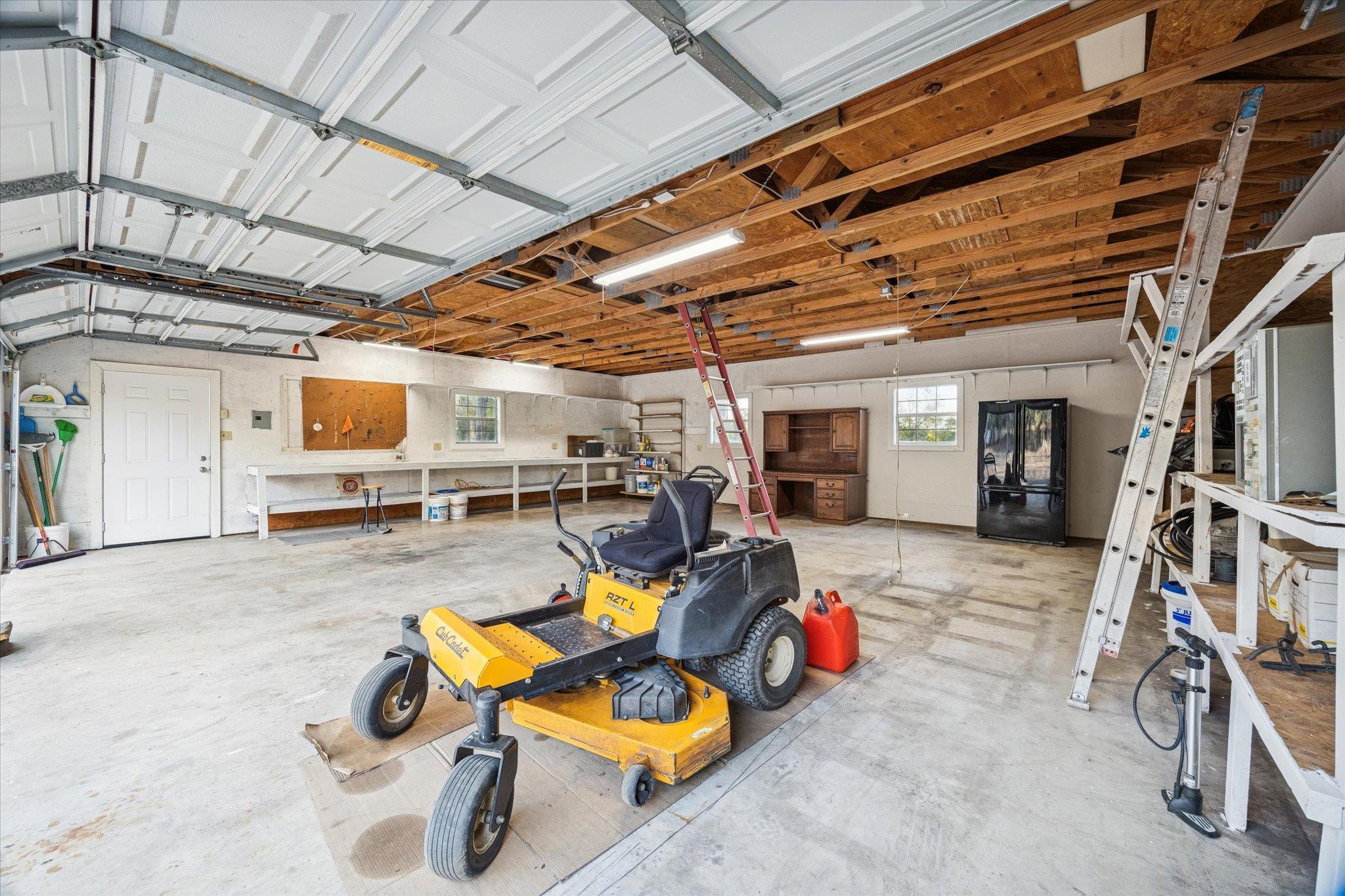 317 Colorado Dr, Cedar Creek, TX 78612