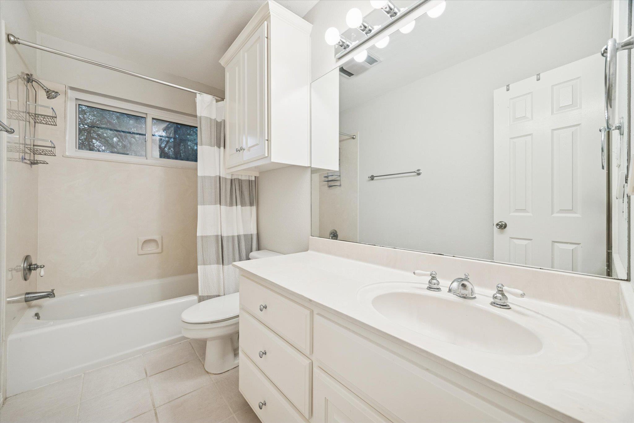 317 Colorado Dr, Cedar Creek, TX 78612