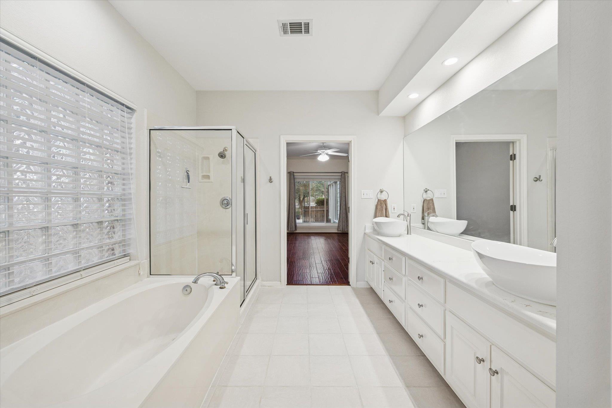 317 Colorado Dr, Cedar Creek, TX 78612