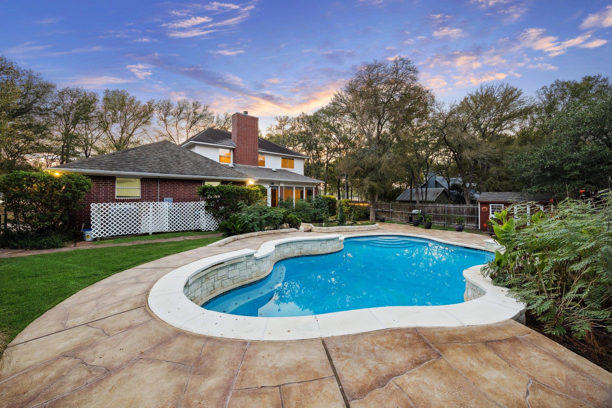 317 Colorado Dr, Cedar Creek, TX 78612