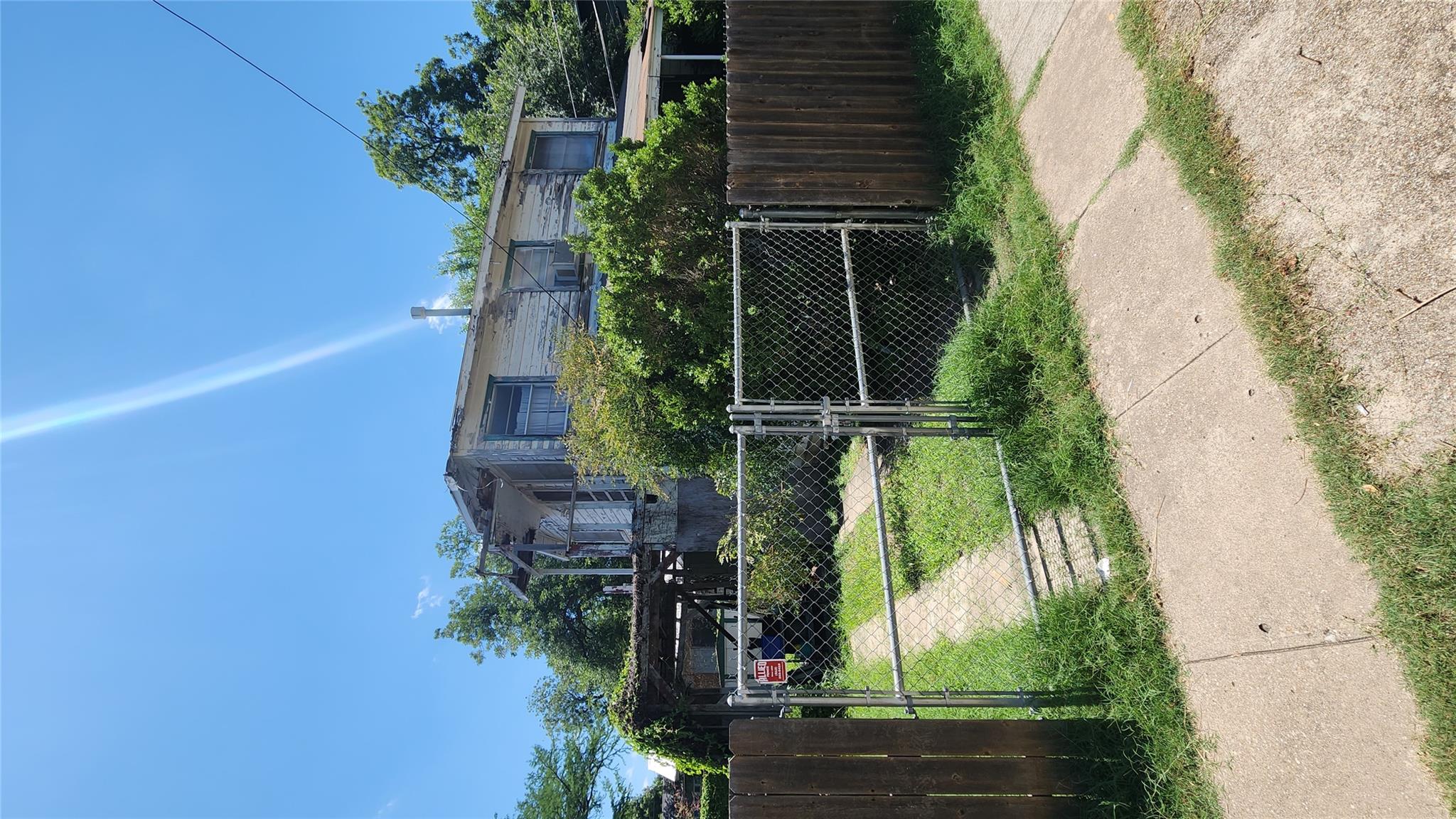 85 W Navasota St, Austin, TX 78702