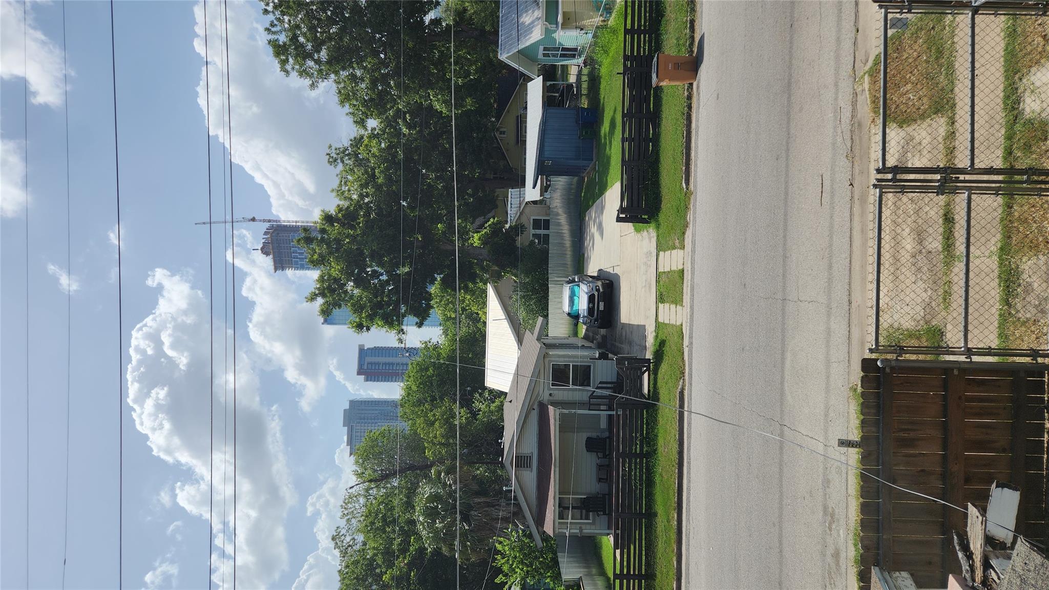 85 W Navasota St, Austin, TX 78702