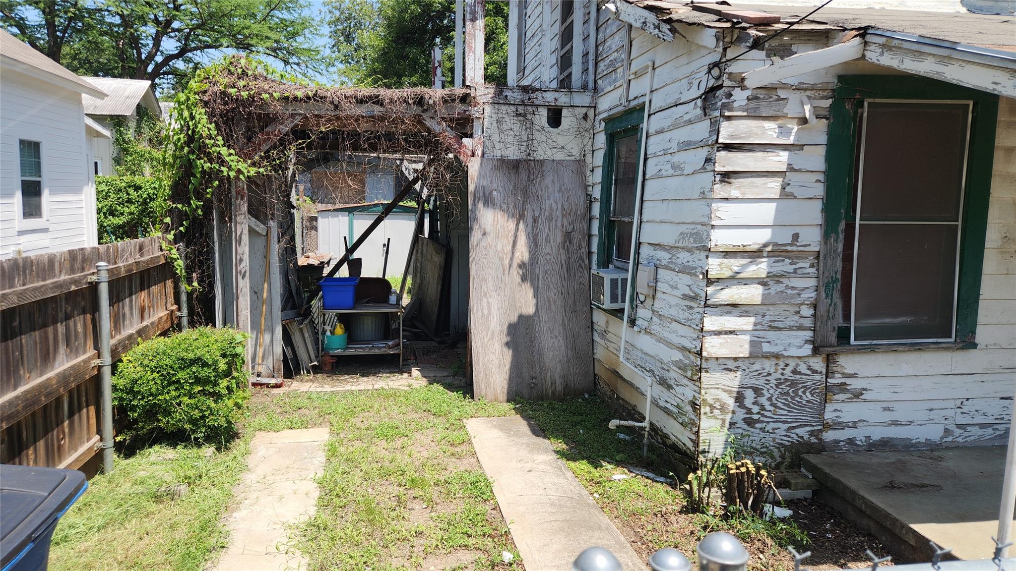 85 W Navasota St, Austin, TX 78702