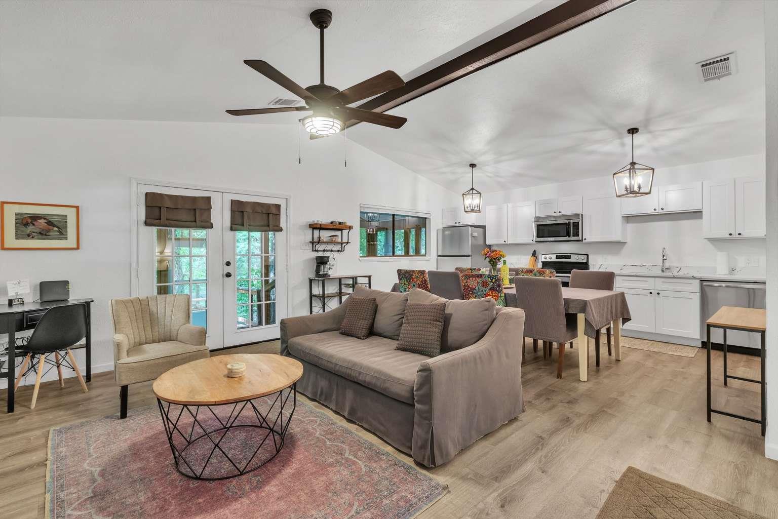 107-109 Scudder Ln, Wimberley, TX 78676